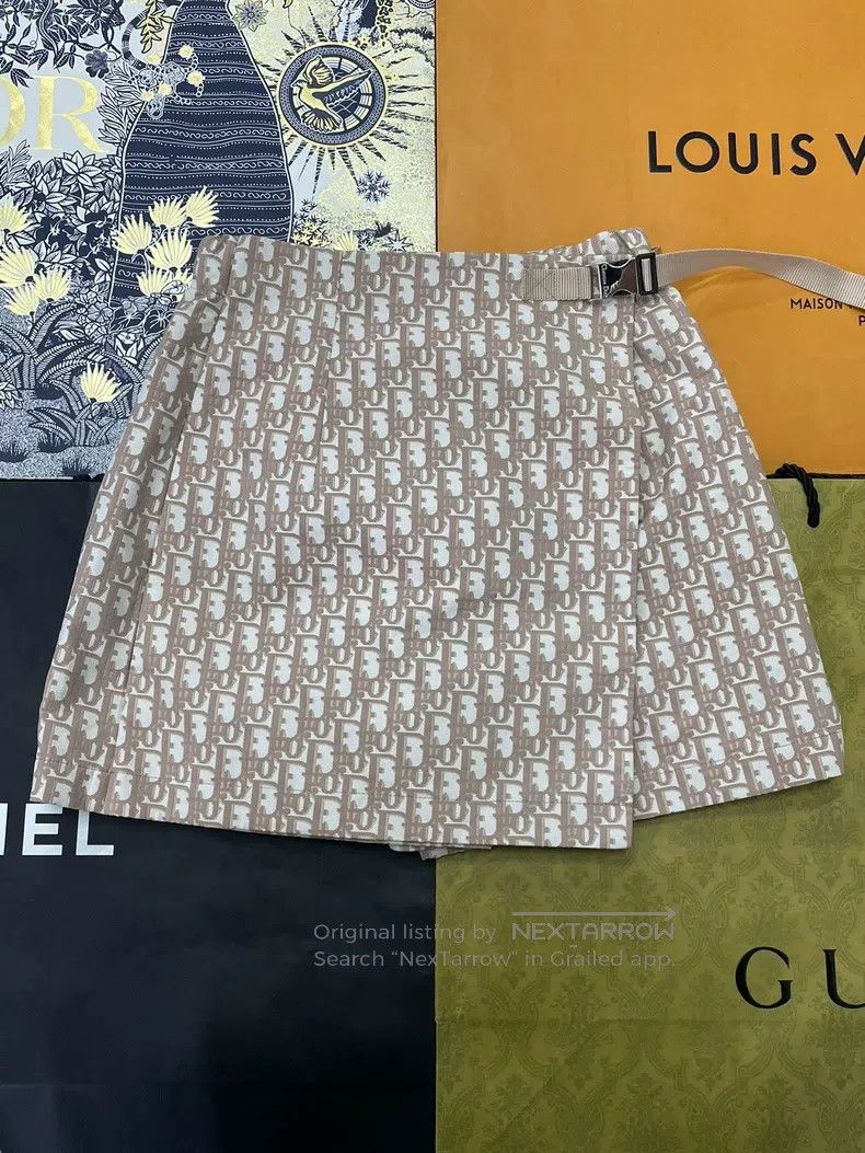 Dior Dior Pink old-fashioned skirt and trousers Size 42" / US 20 - 1 Thumbnail