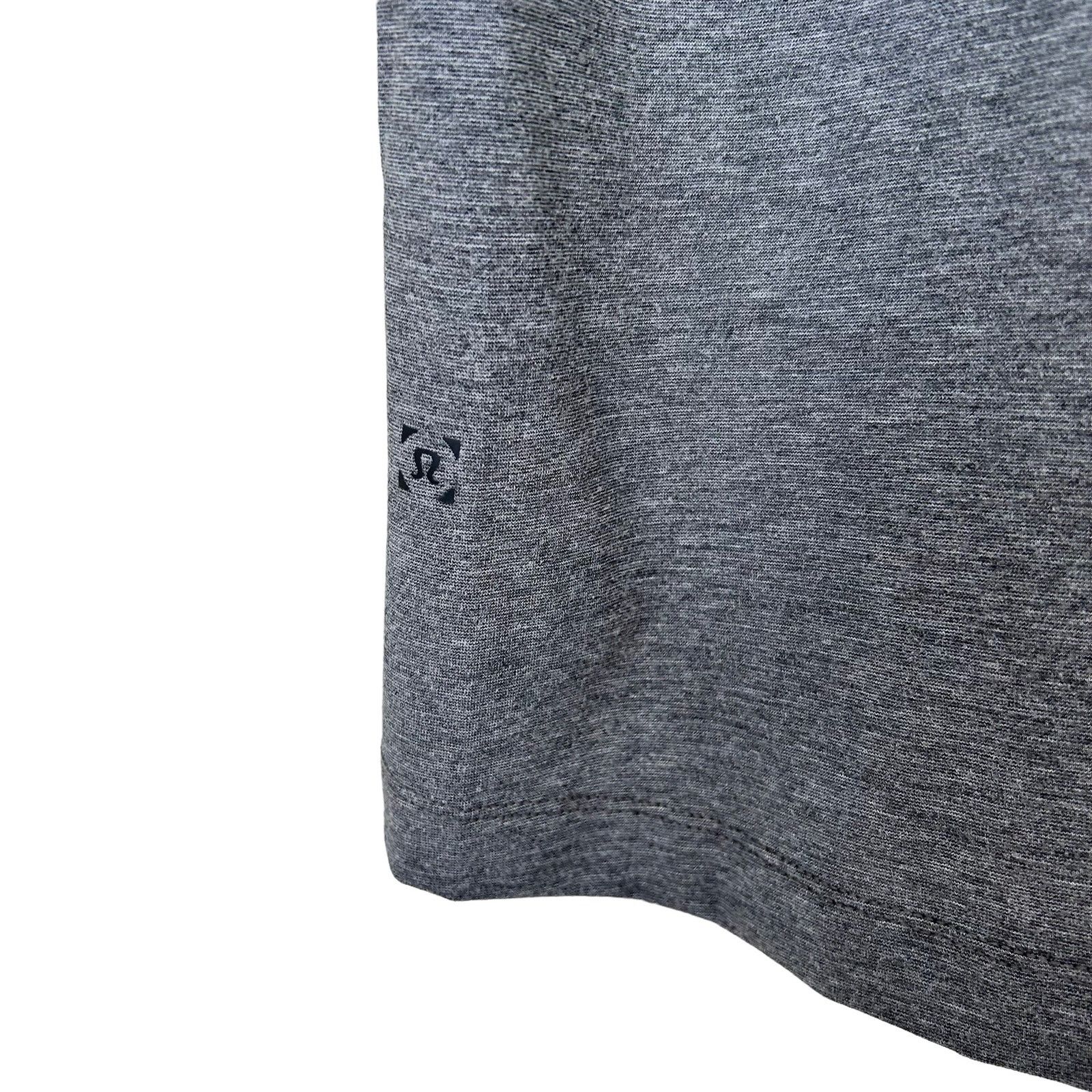 Lululemon Lululemon Gray Short Sleeve Polo Sz M Size US M / EU 48-50 / 2 - 4 Thumbnail