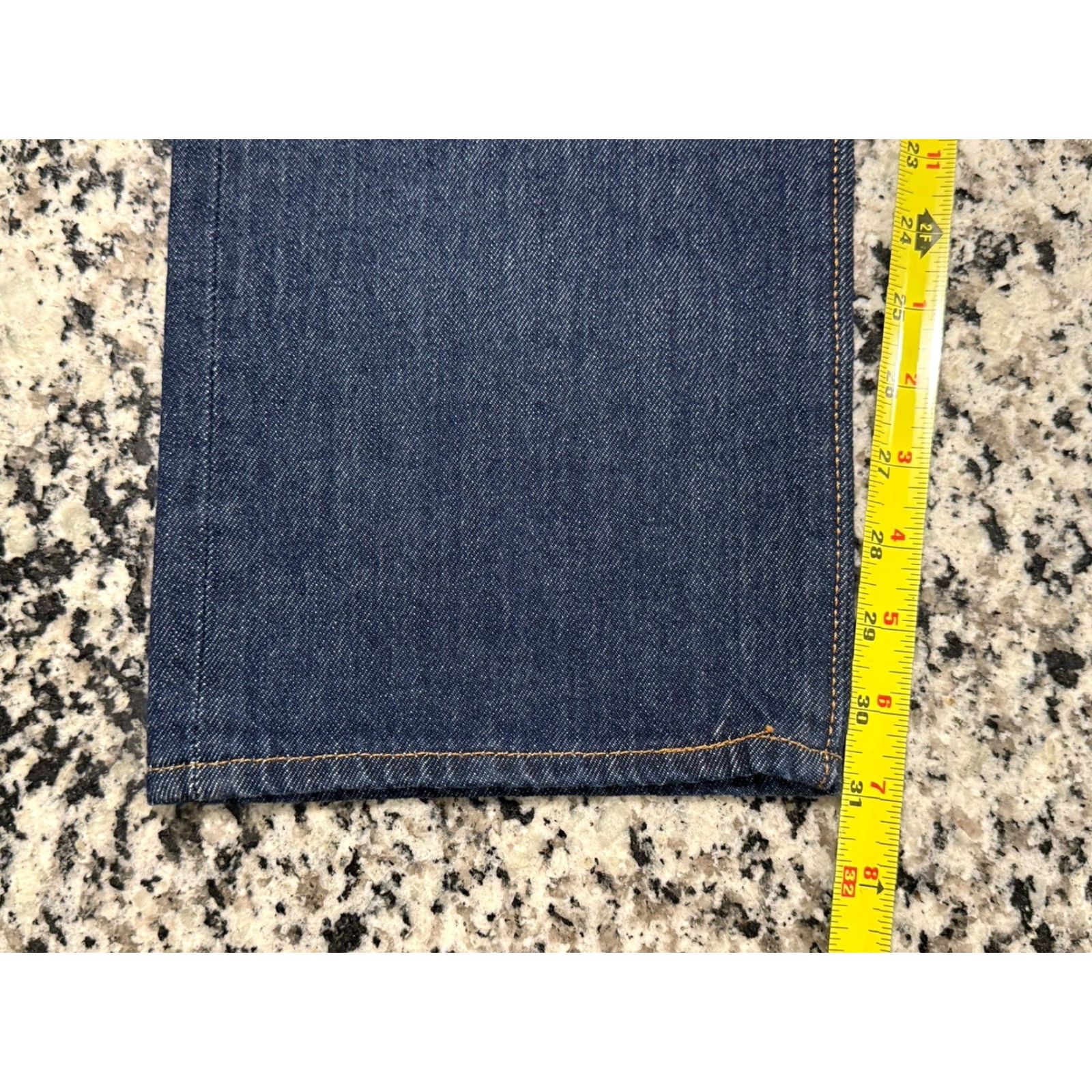 Levi's VINTAGE Levi's 501XX Jeans Straight Leg Button Fly Blue Denim 34x31 90s Mens Size US 34 / EU 50 - 2 Thumbnail