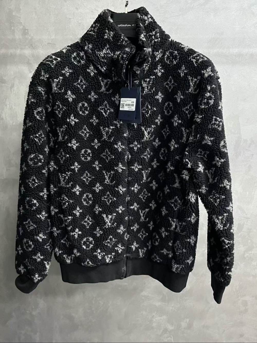 Louis Vuitton Louis Vuitton Monogram Fleece Jacket Size XS Size US XS / EU 42 / 0 - 1 Thumbnail