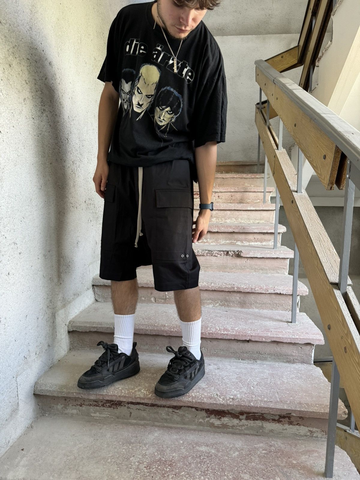 Rick Owens RARE SIZE RICK OWENS CARGO SHORTS Size US 28 / EU 44 - 20 Thumbnail