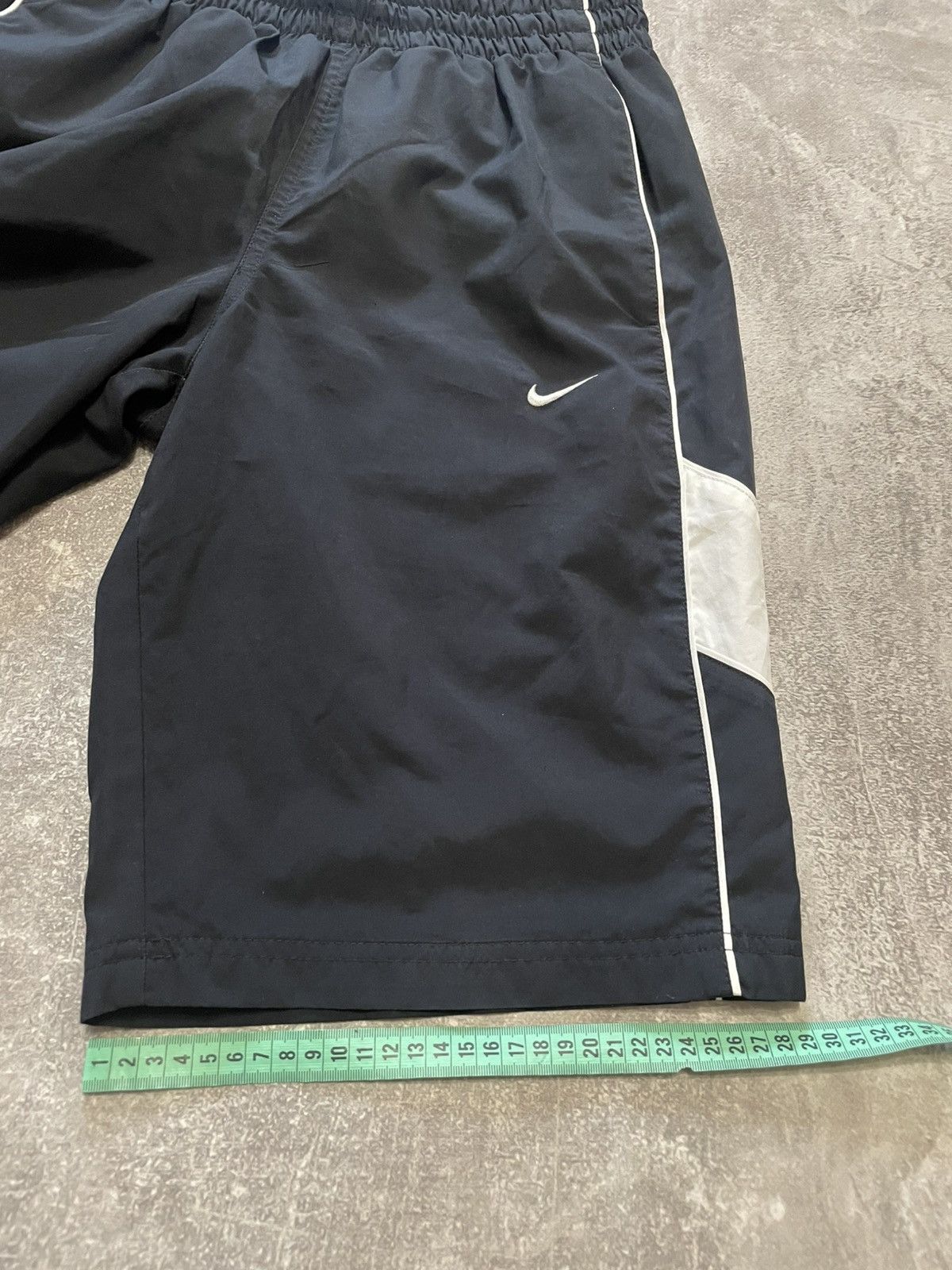 Nike × Vintage Vintage Nike Black Swoosh Logo Drill Shorts Size S Size US 30 / EU 46 - 16 Thumbnail
