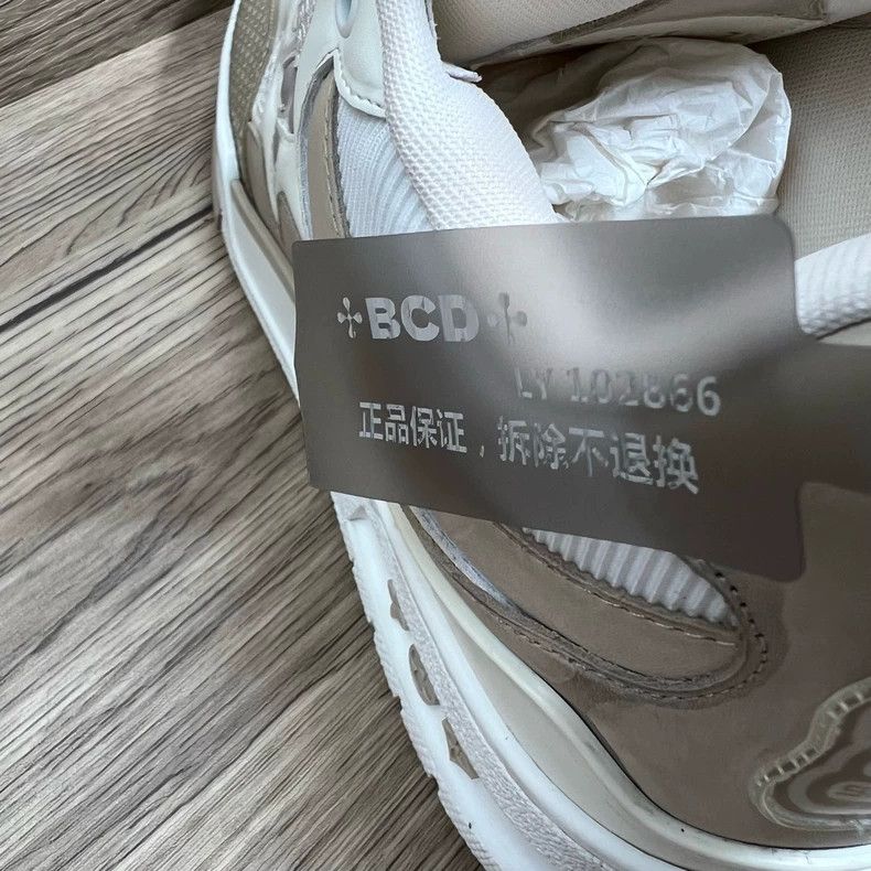 Louis Vuitton Louis Vuitton Skate White and Grey Bread Board Shoes Size US 8.5 / EU 41-42 - 6 Thumbnail