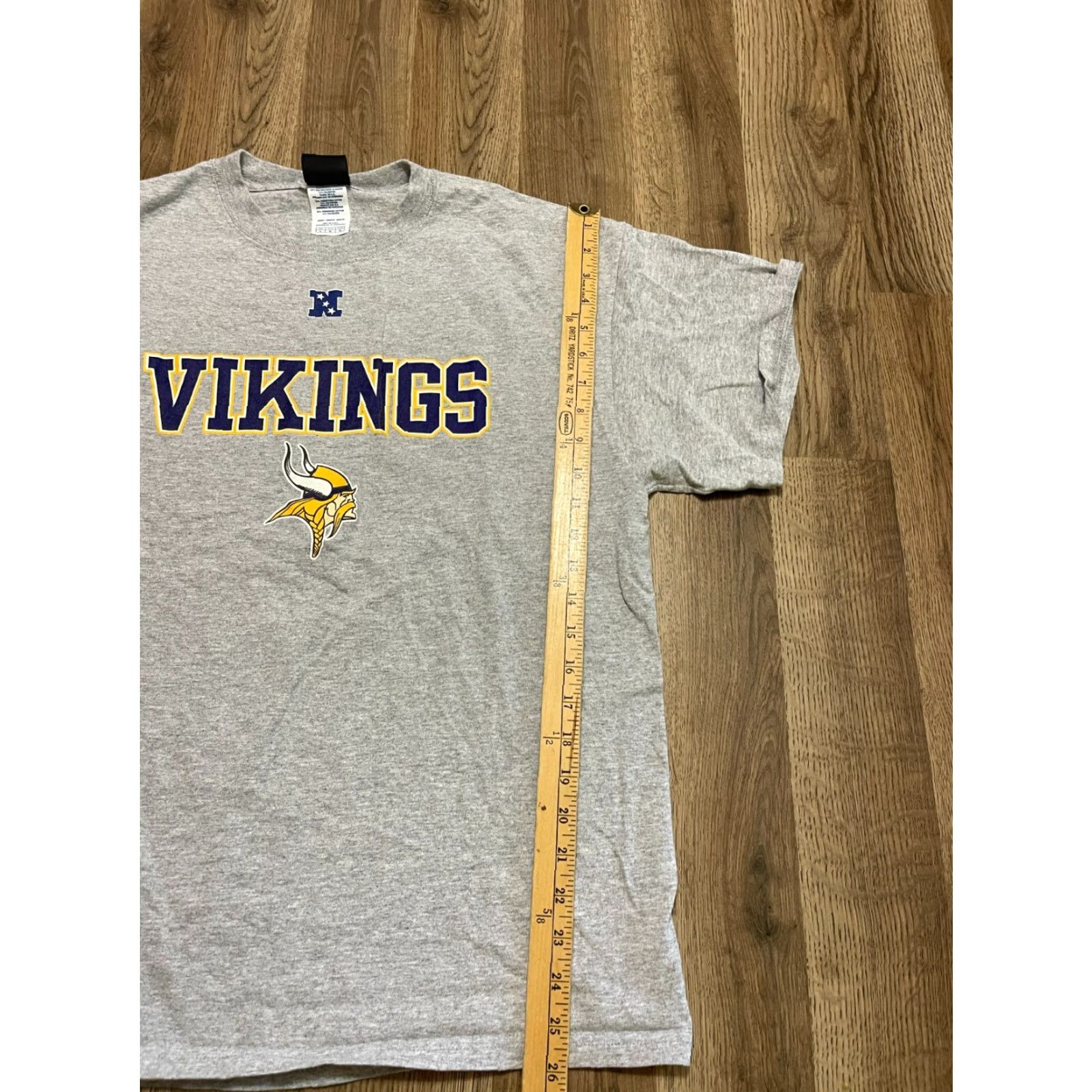NFL NFL Team Apparel Shirt, Men's Large, Gray, Minnesota Vikings Size L / US 10 / IT 46 - 7 Thumbnail