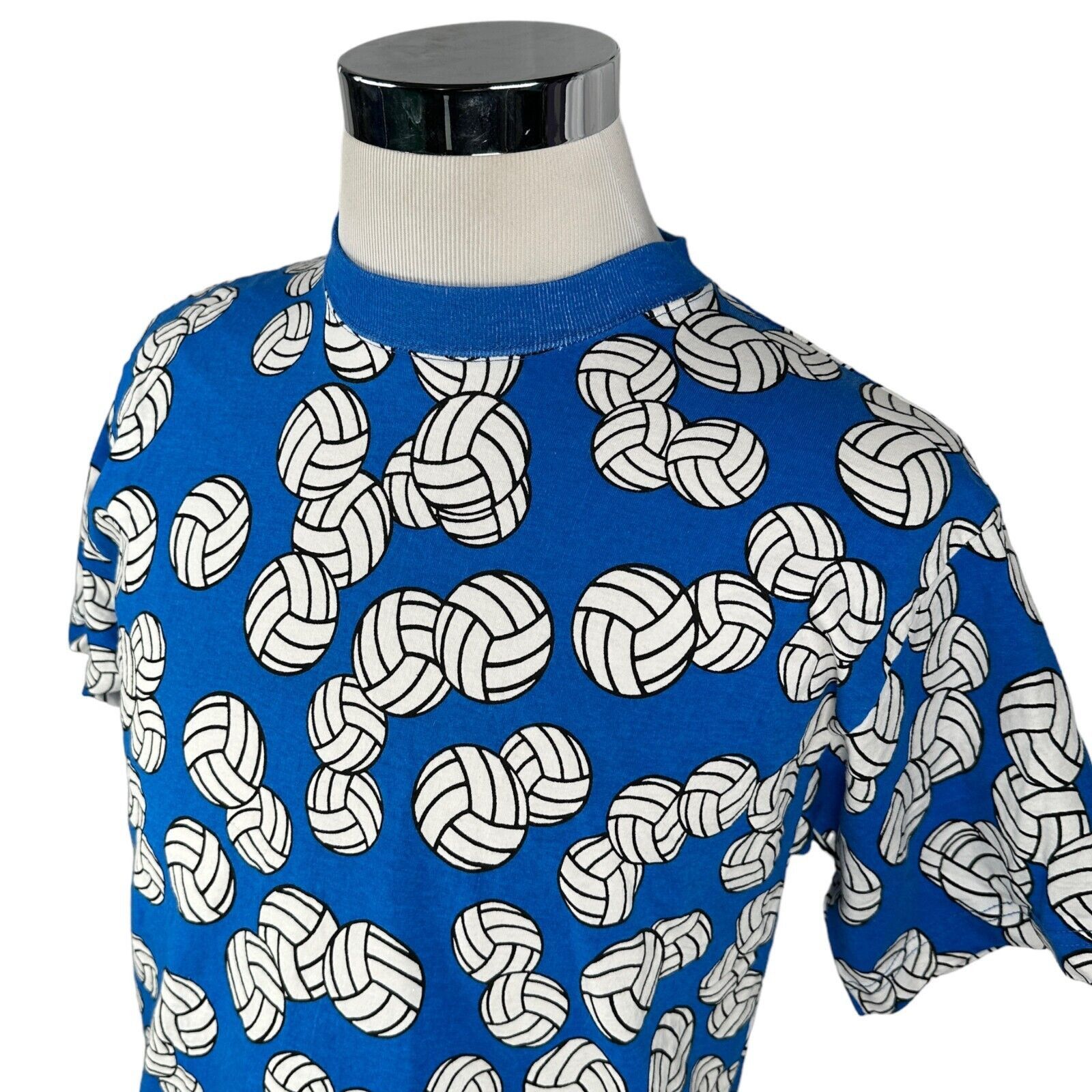 Big Dogs Big Dogs T-Shirt Large Blue AOP Volleyball Print Rare 90s Size US L / EU 52-54 / 3 - 6 Thumbnail