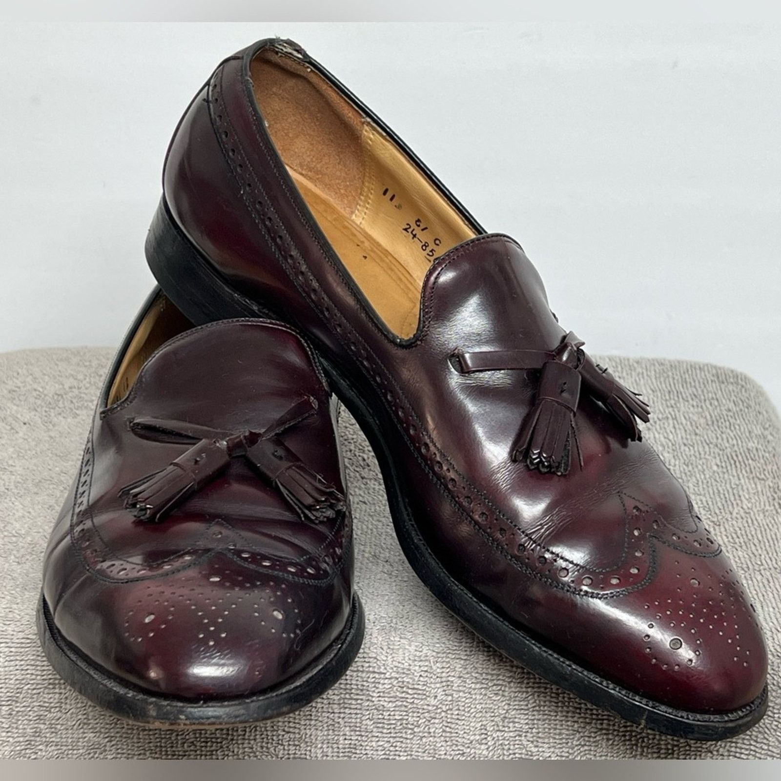 Johnston & Murphy Johnston & Murphy Aristocraft Men’s Tassel Loafers Burgundy Size US 11 / EU 44 - 4 Thumbnail