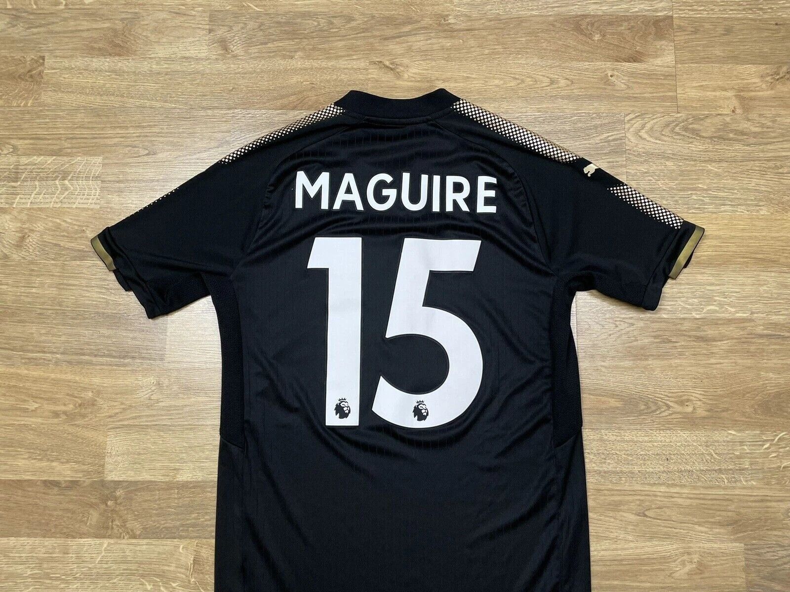 Puma FC LEICESTER 2017 2018 AWAY JERSEY SHIRT SOCCER #15 MAGUIRE Size US S / EU 44-46 / 1 - 6 Thumbnail