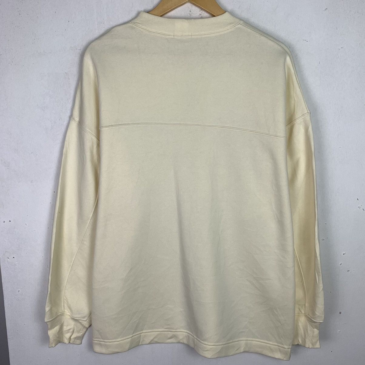 GU × Vintage Vintage White long sleeve Sweatshirt Size US L / EU 52-54 / 3 - 11 Thumbnail