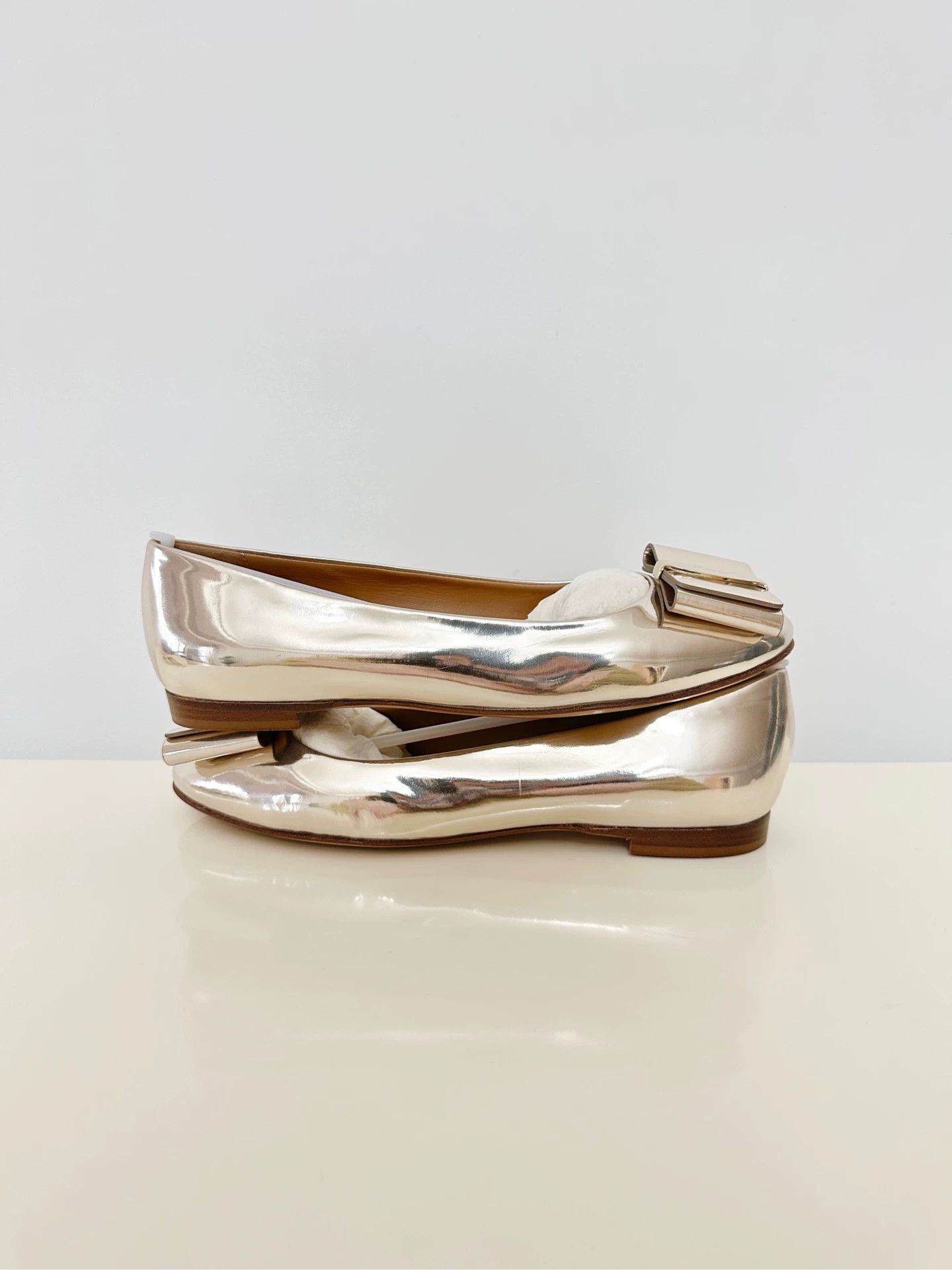 Salvatore Ferragamo Ferragamo Women's Patent Metal Bow Square Buckle Loafer Size US 6 / IT 36 - 9 Thumbnail