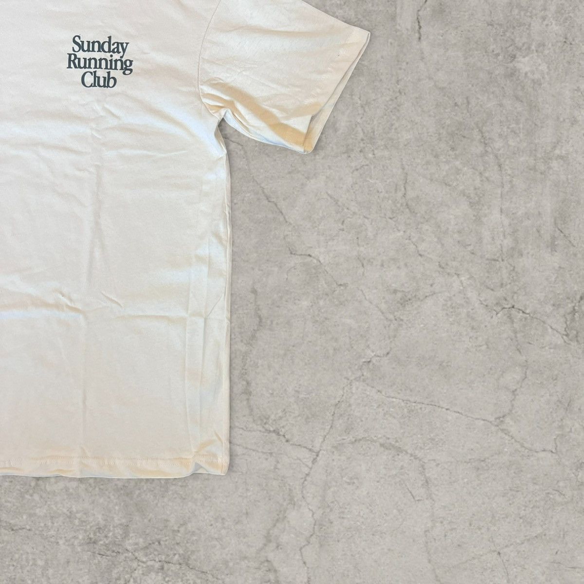 Japanese Brand Vintage style tshirt in cream, Sunday Running Club. Size L Size US M / EU 48-50 / 2 - 3 Thumbnail