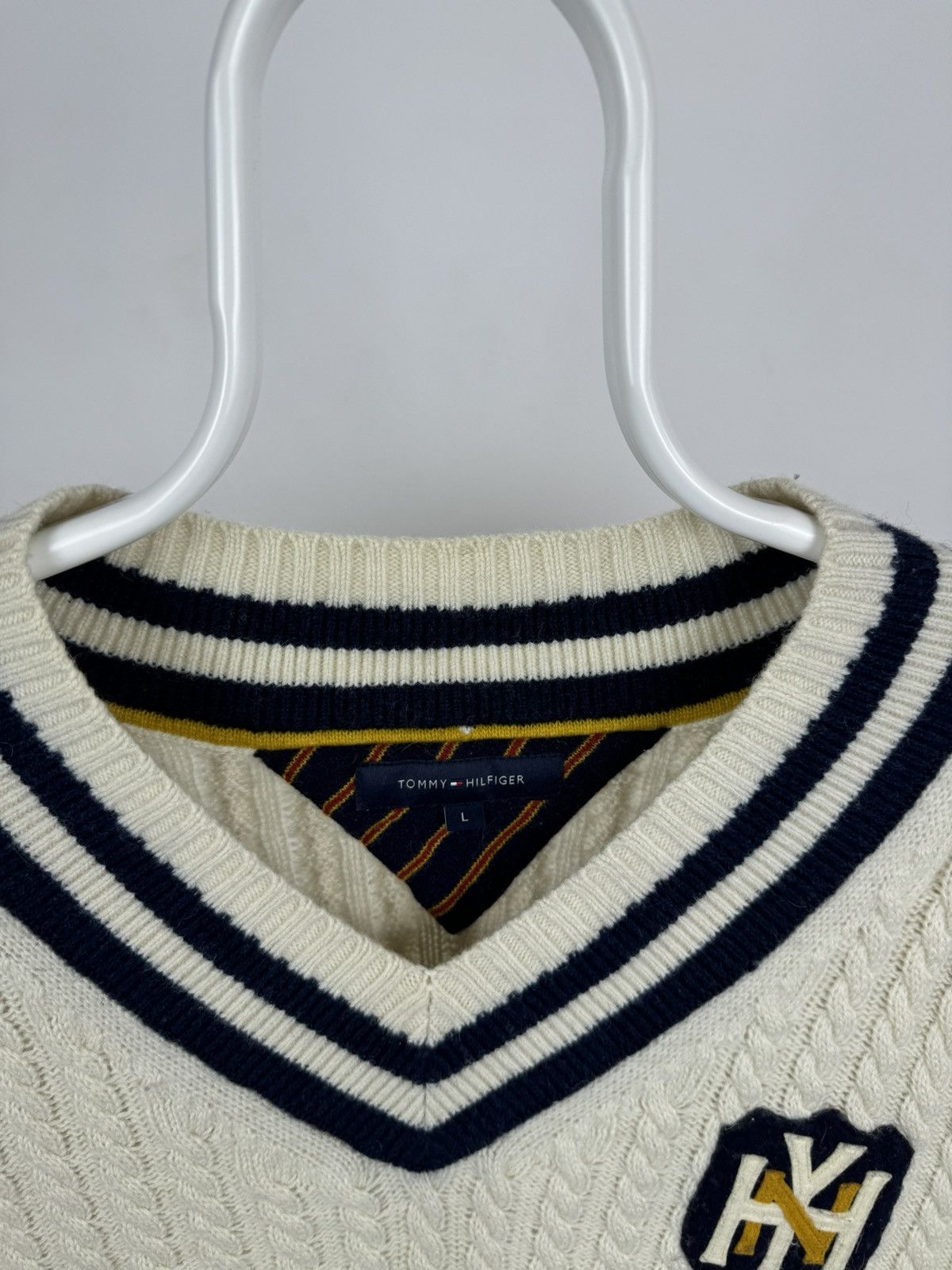 Tommy Hilfiger × Vintage Vintage Tommy Hilfiger College Style Jumper Wool Sweater Size US L / EU 52-54 / 3 - 3 Thumbnail