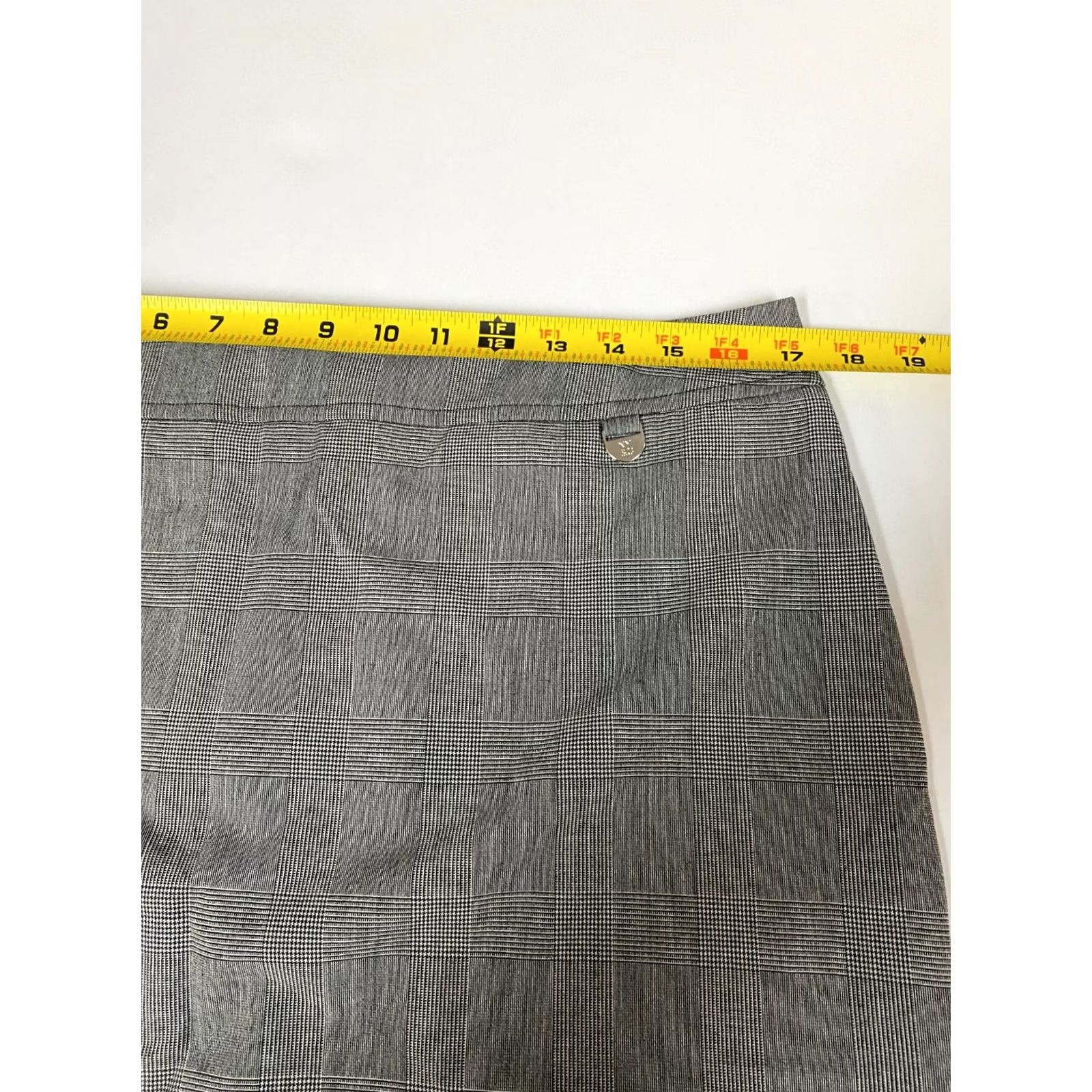 Vintage New York and Company Skirt Women's Regular 10 Gray Plaid A-Line Knee Length Size 32" / US 10 / IT 46 - 6 Thumbnail