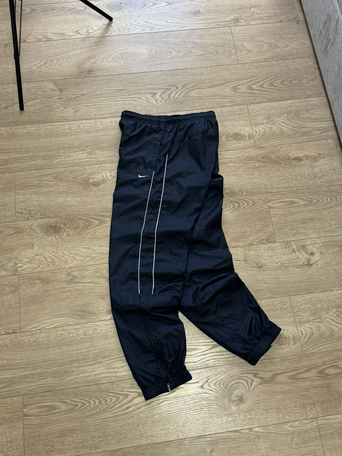 Nike Vintage Nike nylon swoosh Y2K pants sweatpants size M Size US 32 / EU 48 - 4 Thumbnail