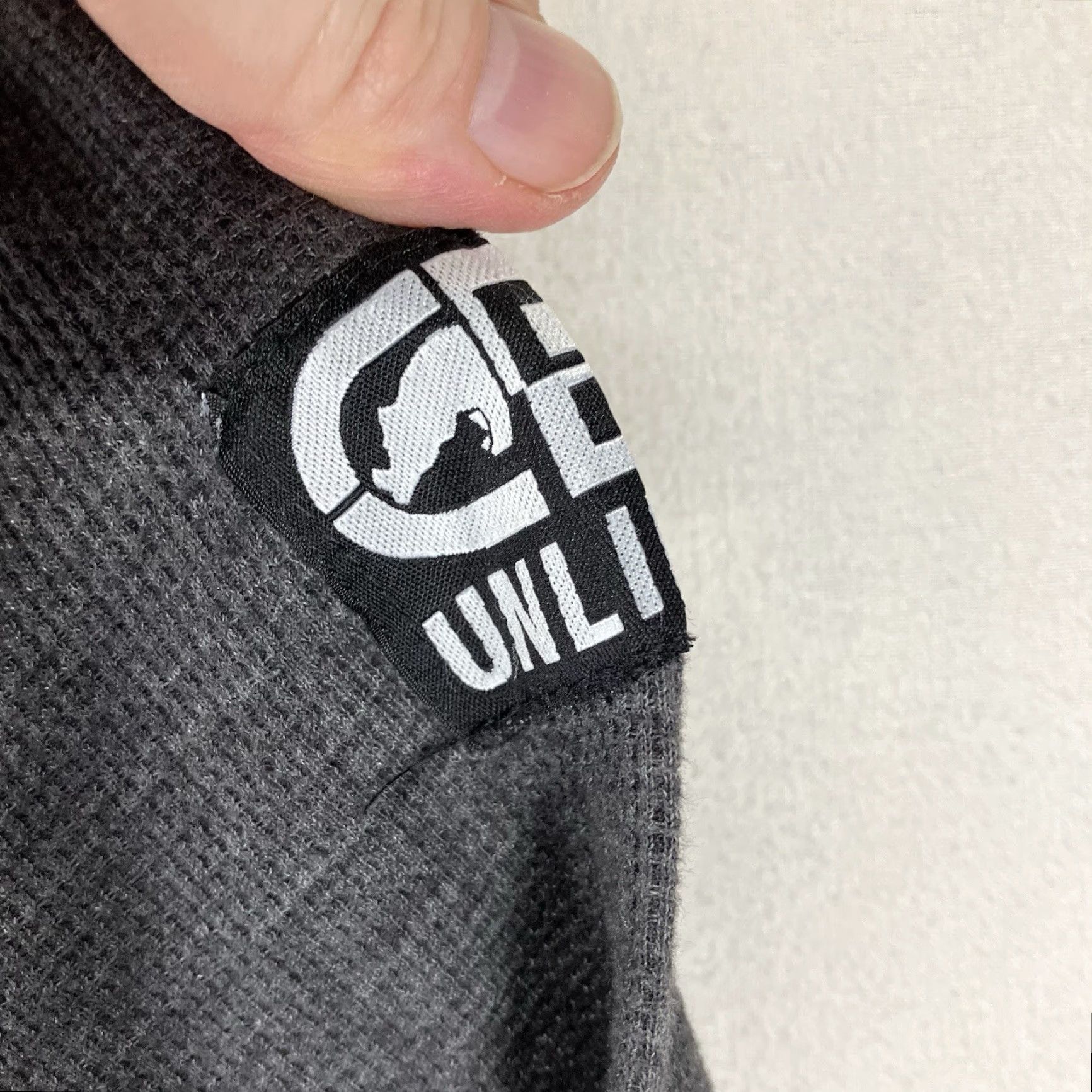 Ecko Unltd. VINTAGE ECKO UNLTD Thermal Waffle Long Sleeve Shirt XL Raglan Gray 90s Hip Hop Streetwear Rhino Mens Slim Shirt Size US XL / EU 56 / 4 - 5 Thumbnail