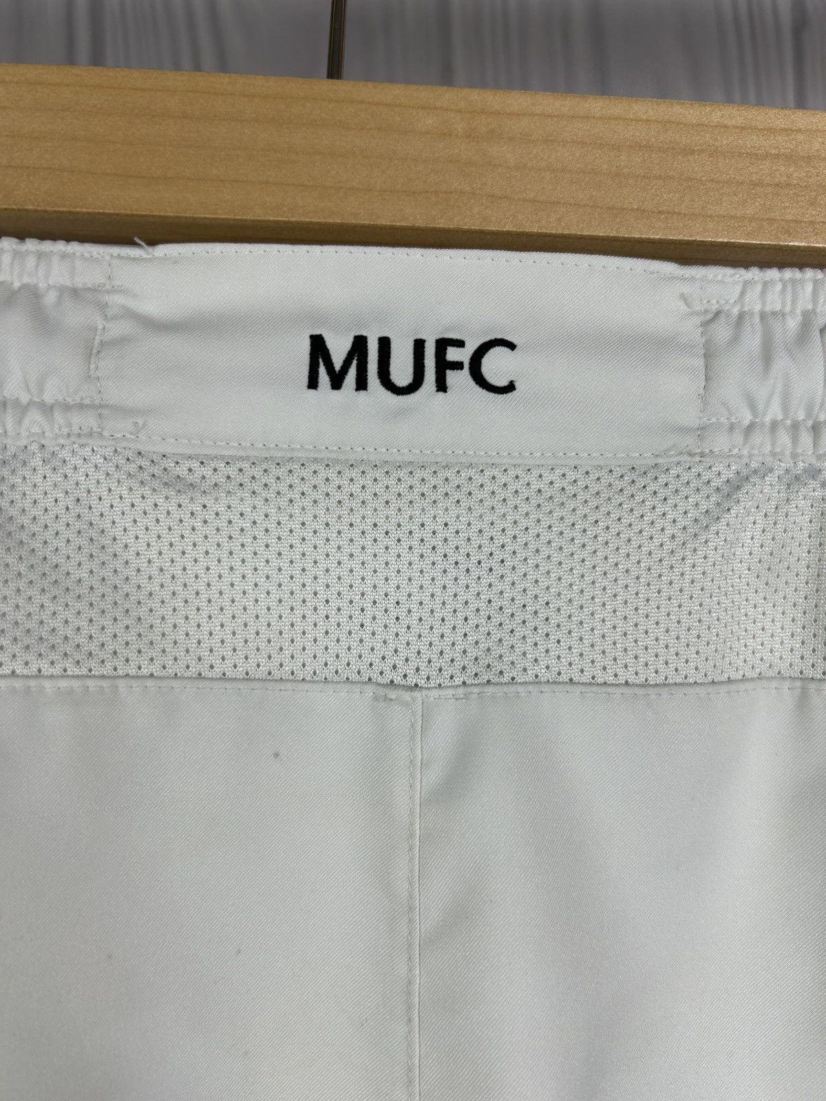 Nike NIKE MANCHESTER UNITED 2010/11 SHORTS FOOTBALL SOCCER SIZE M Size US 32 / EU 48 - 13 Thumbnail