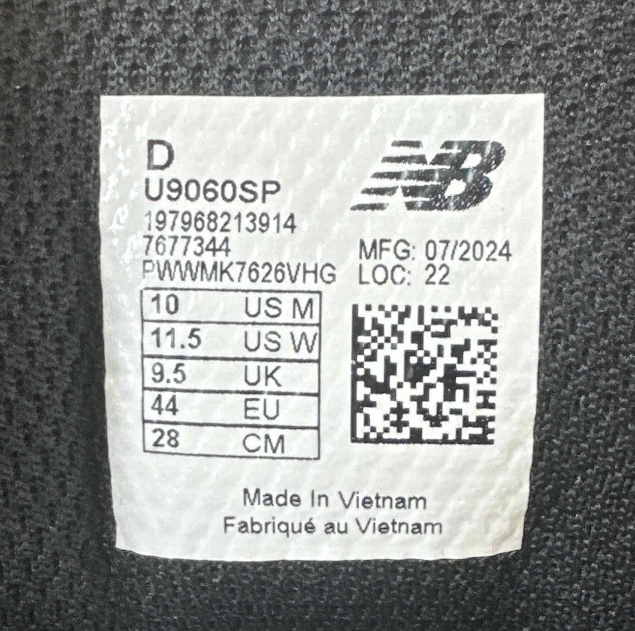 New Balance New Balance 9060 Shoe Palace Metallic Size US 10 / EU 43 - 7 Thumbnail