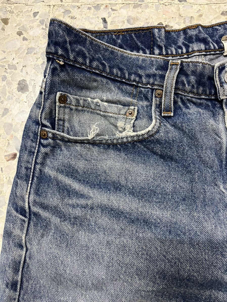Levi's Vintage Levi’s 505 distressed 90s light blue wash jeans Size US 32 / EU 48 - 6 Thumbnail