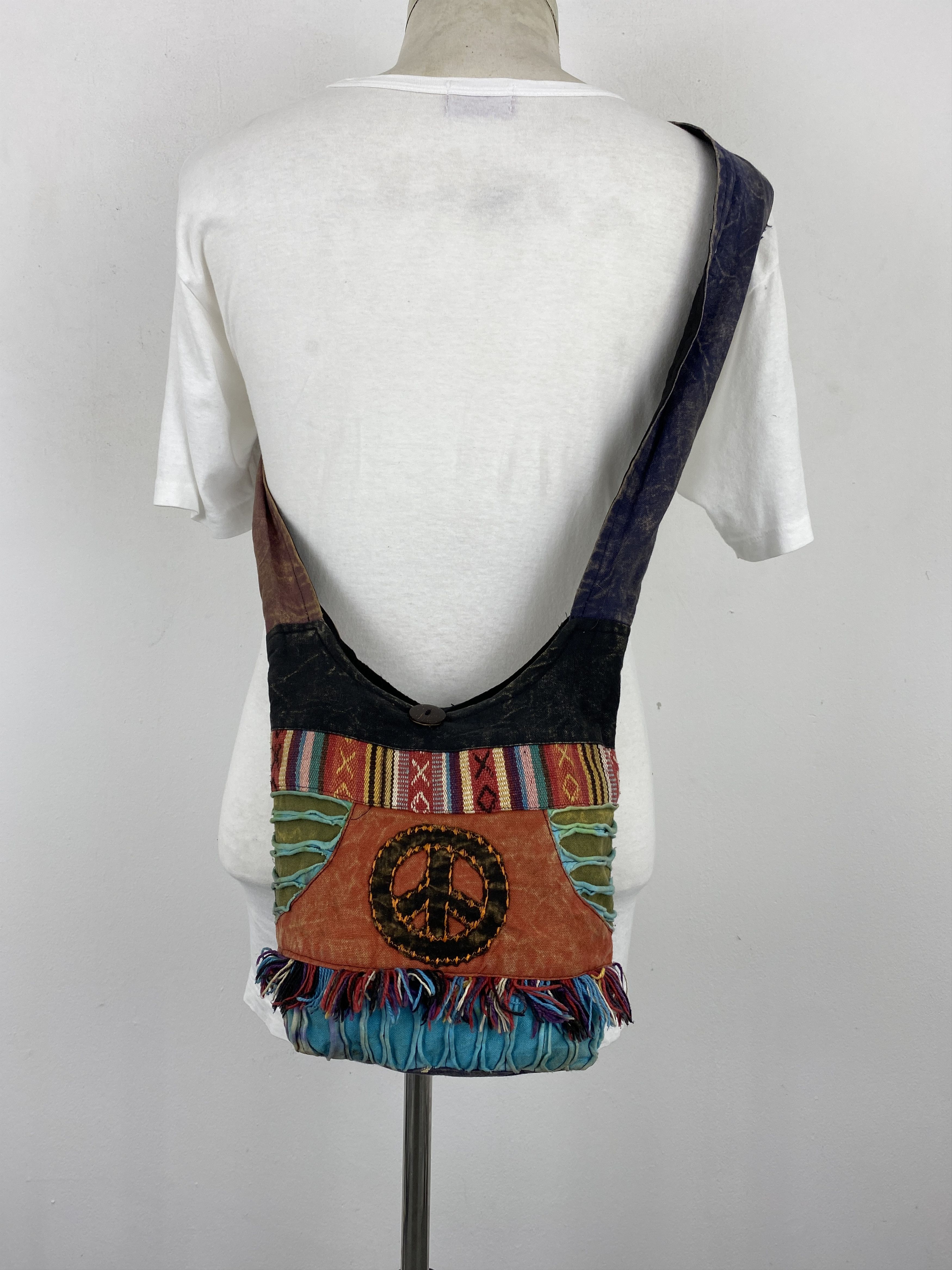 Japanese Brand Vintage Boho Hippies Patchwork Crossbody Sling Bag BG0110 Size ONE SIZE - 1 Thumbnail