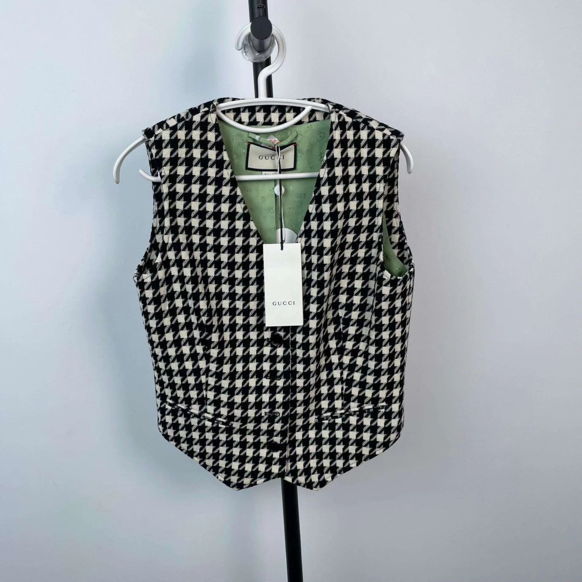 Gucci Gucci Black White Color Block Vest Men's Size 42 Size US XS / EU 42 / 0 - 1 Thumbnail