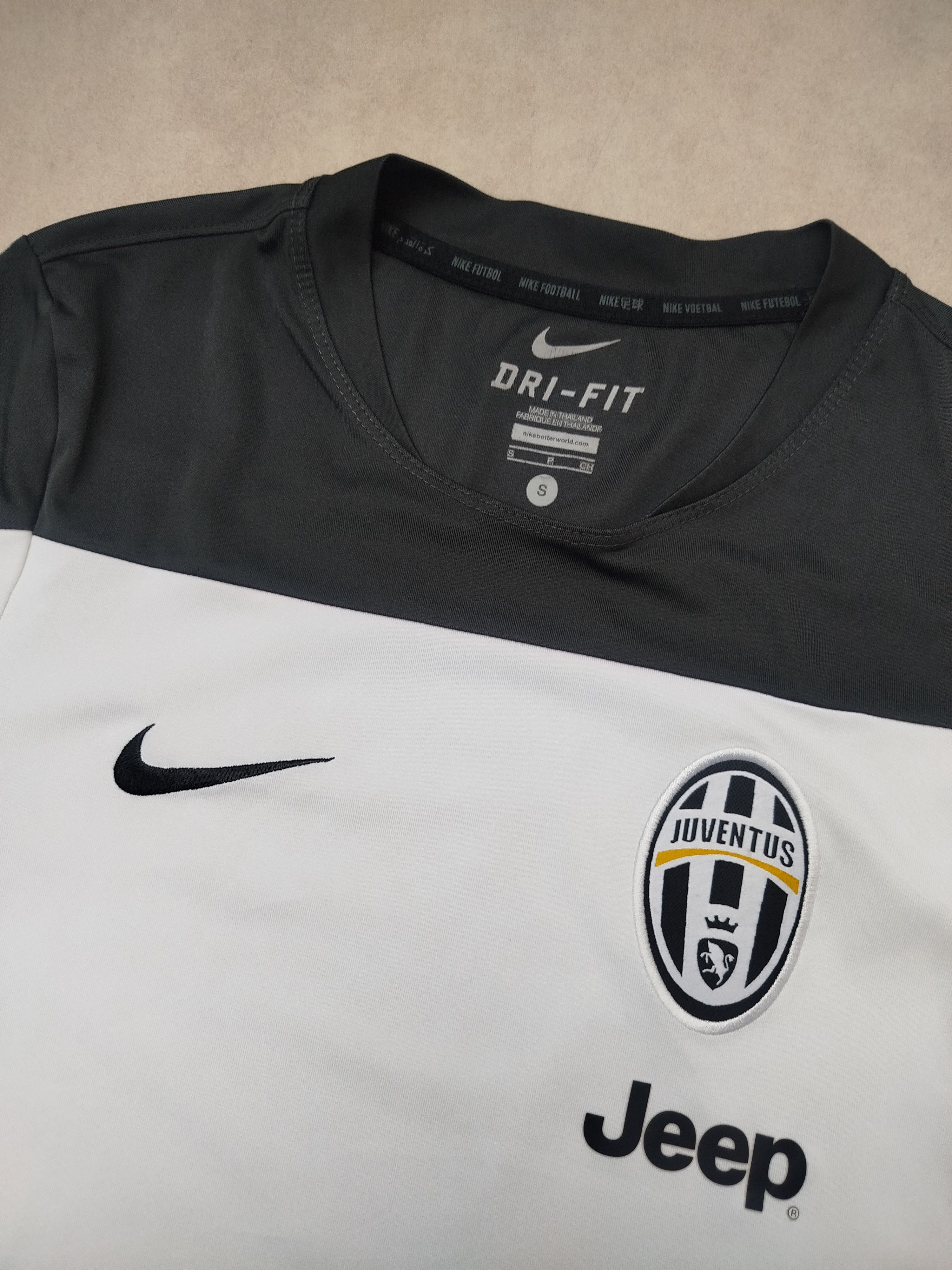 Nike Juventus Nike 2014 Training Shirt soccer jersey S Size US S / EU 44-46 / 1 - 3 Thumbnail
