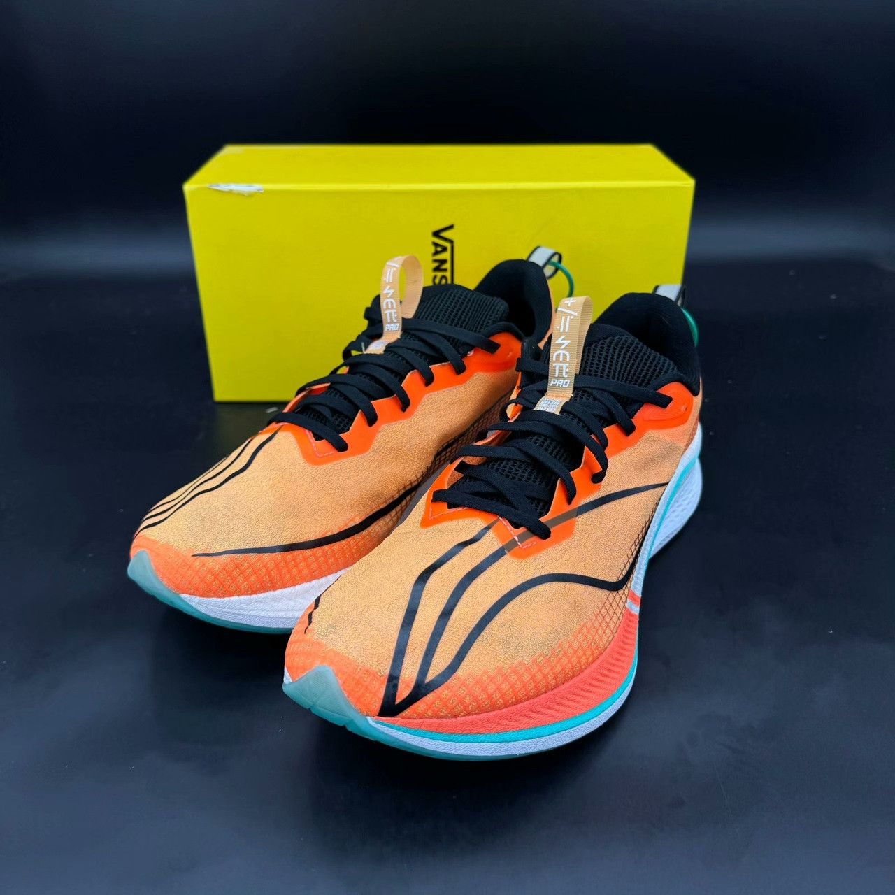 Li-Ning Li-Ning Glow Orange Lowtop Sneakers 44 Men Size US 10.5 / EU 43-44 - 1 Thumbnail