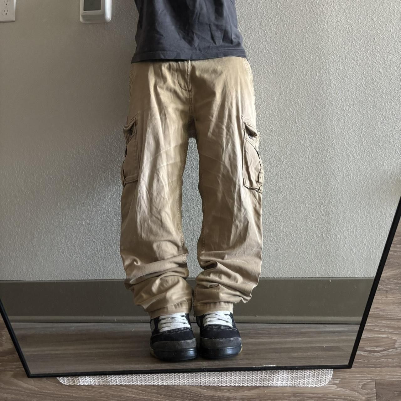 Vintage Crazy Vintage Y2K/2000s Khaki Tan Skater Essential Cargo Pants! 34x30 Size US 34 / EU 50 - 1 Thumbnail