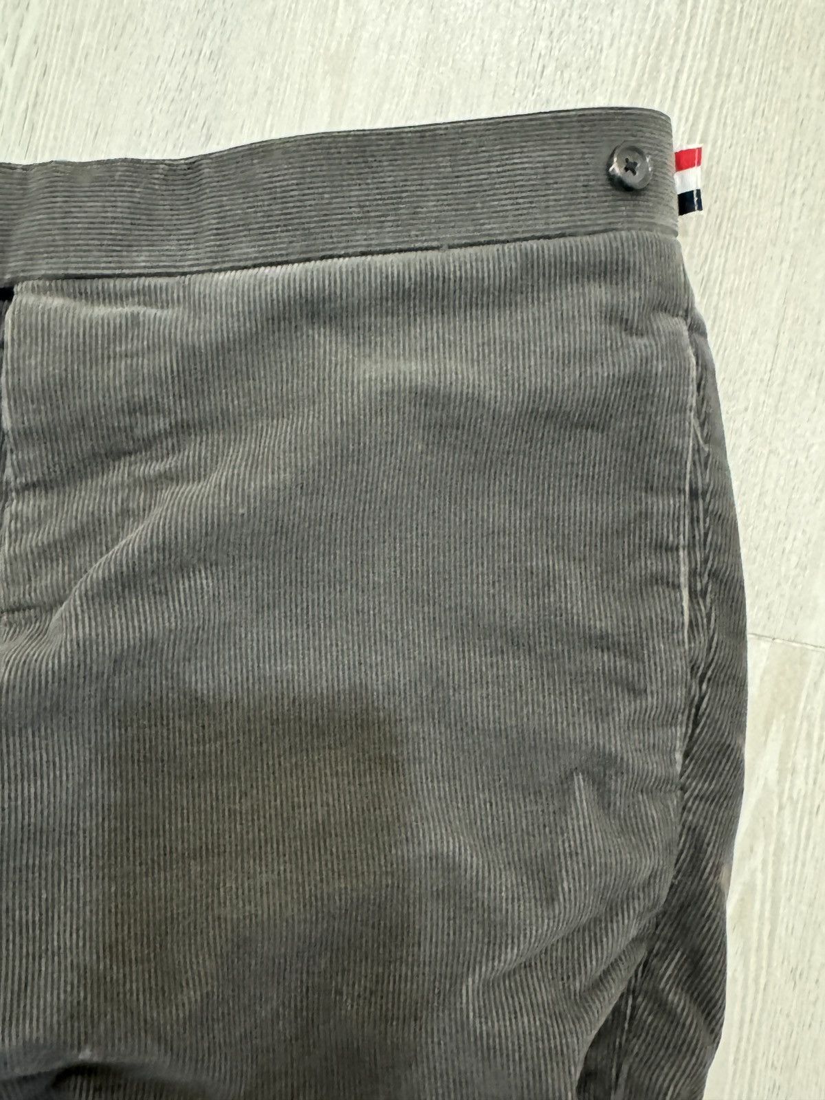 Thom Browne Thom Browne dark gray conduroy trouser Size US 28 / EU 44 - 2 Thumbnail