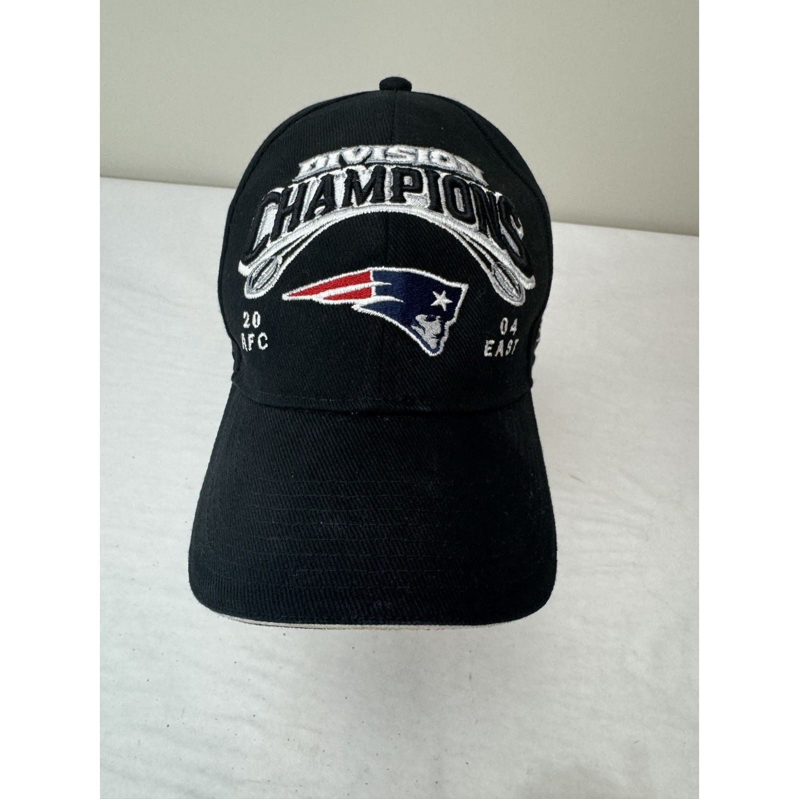 Reebok New England Patriots 2004 Division East Champions Hat NFL Size ONE SIZE - 1 Thumbnail