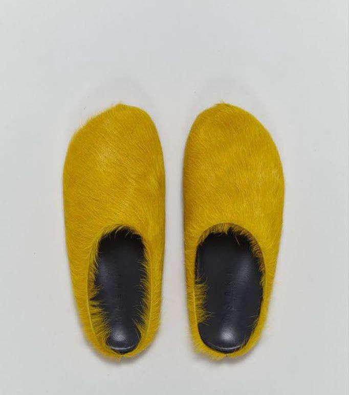 Marni o1w1db10326 Fussbett Calf-Hair Slippers in Yellow Size US 9 / EU 42 - 1 Thumbnail