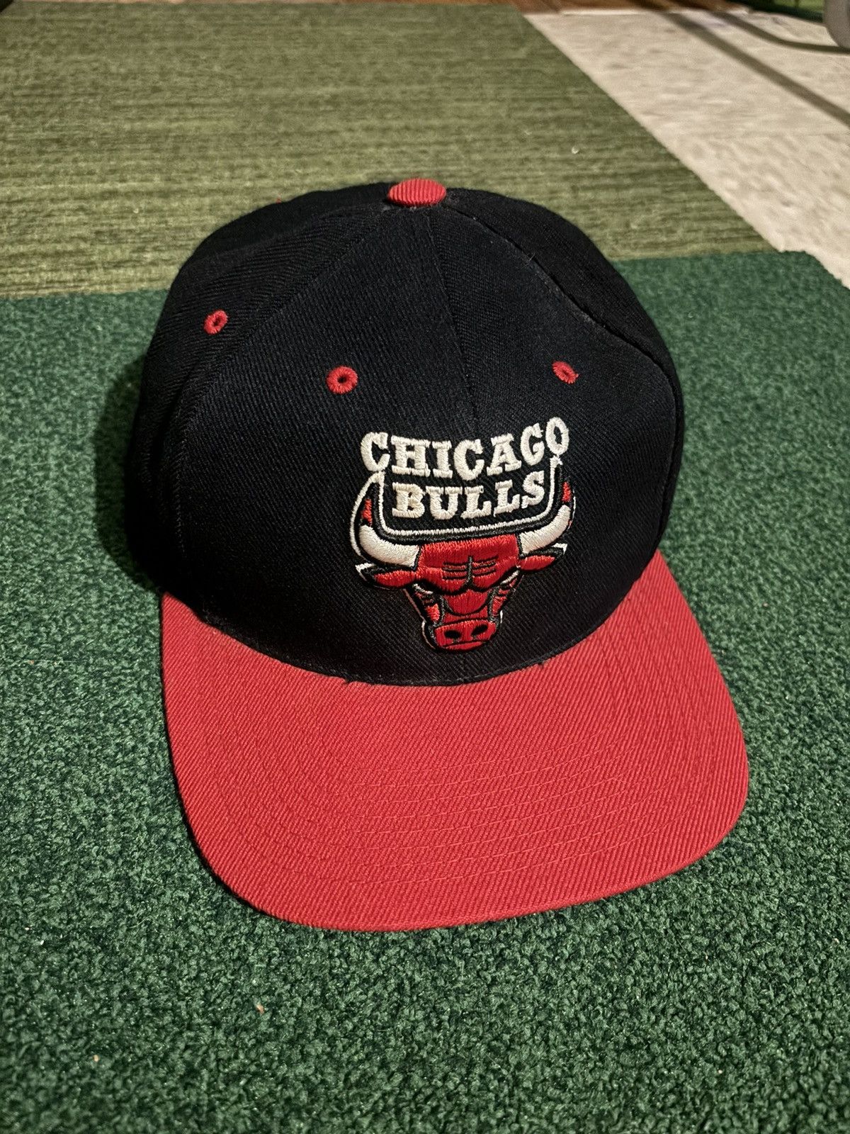 NBA Chicago Bulls Vintage NBA Embroidered G Cap Wool Strapback Size ONE SIZE - 1 Thumbnail
