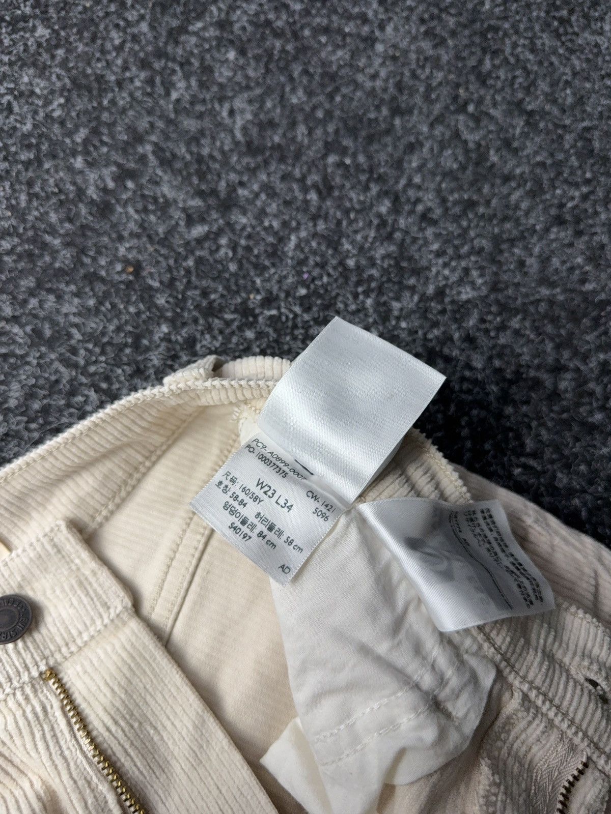Levi's Retro Style 70s Levi’s Corduroy Flared Pants Cream Y2K 00s Size 23" - 9 Thumbnail
