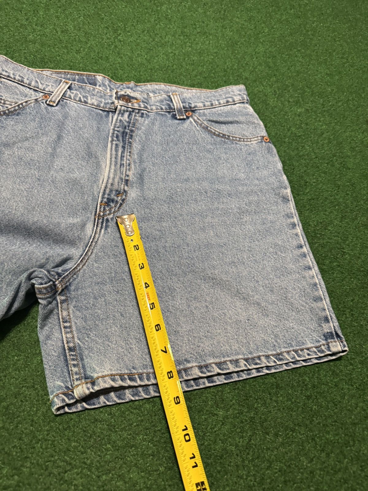 Levi's Vintage Clothing Vintage 90s Levi’s 36920 Relaxed 14 PERFECT Denim 8” Shorts Size 36" / US 14 / IT 50 - 7 Thumbnail