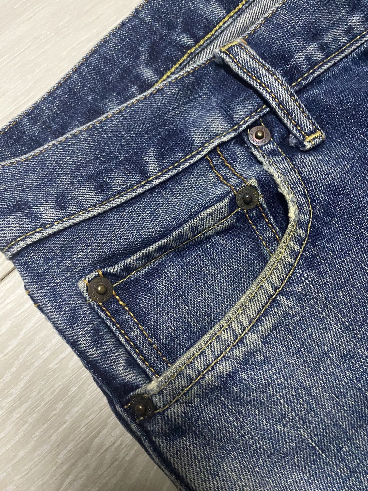 Japanese Brand Vintage Uniqlo S-002 Fade Wash Distressed Baggy Jeans Size US 30 / EU 46 - 8 Thumbnail