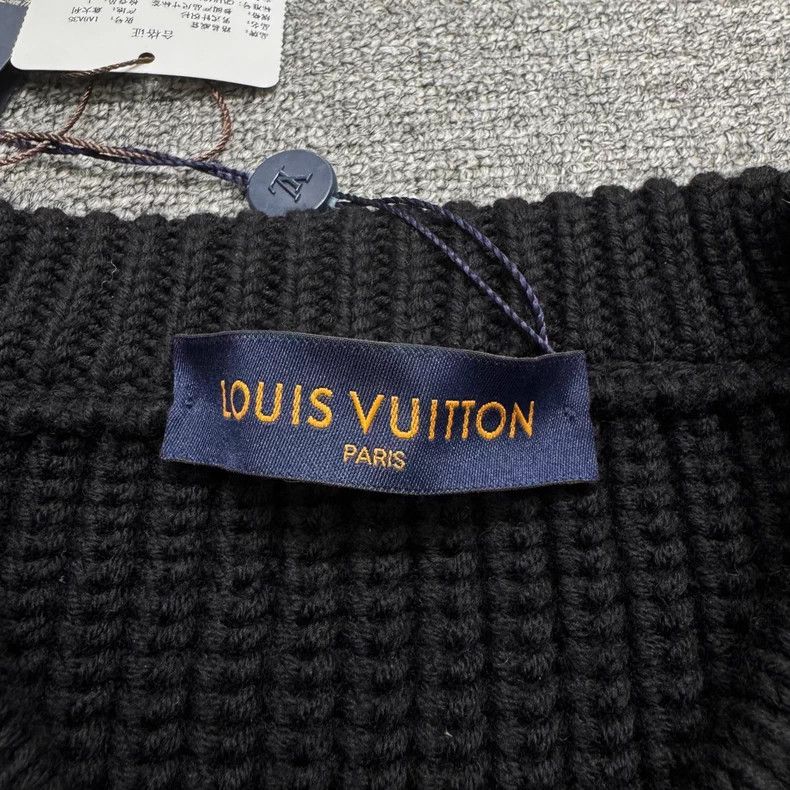 Louis Vuitton Louis Vuitton Dark print mink patchwork sweater Size US L / EU 52-54 / 3 - 4 Thumbnail
