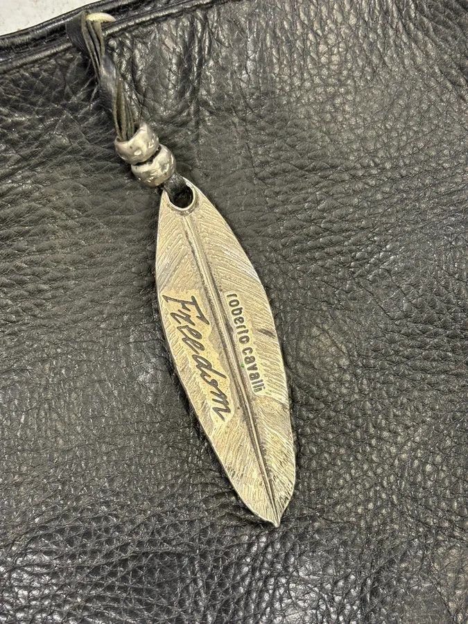 Roberto Cavalli Roberto Cavalli Feather Black Grained Leather Handle Bag Size ONE SIZE - 5 Thumbnail