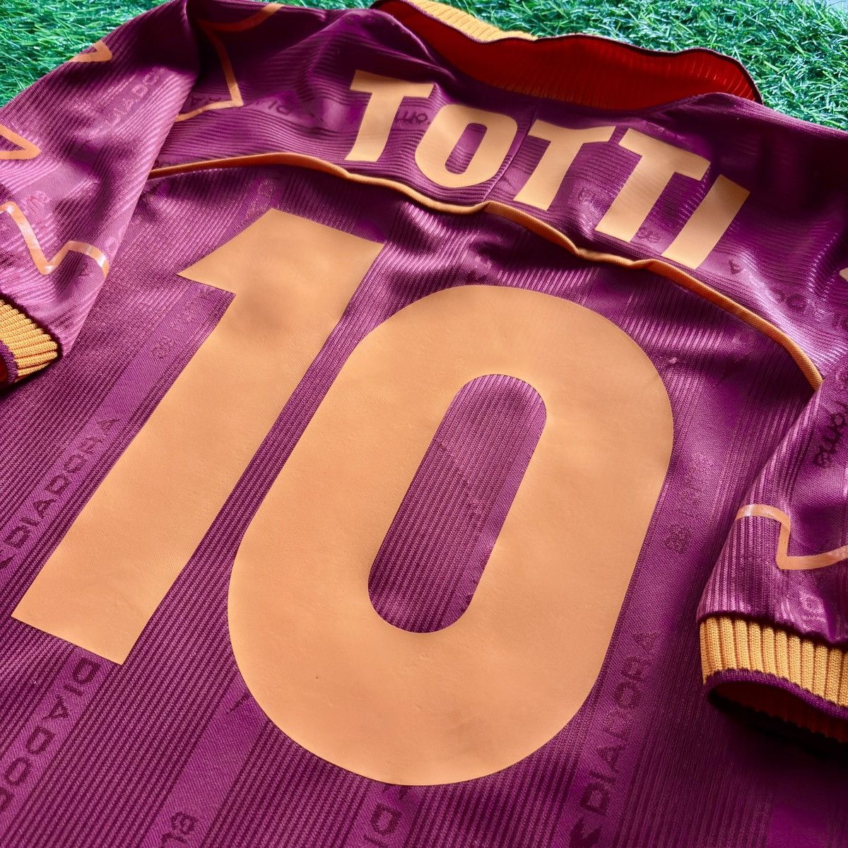 Diadora As Roma Home 1999-00 Francesco Totti #10 Soccer Jersey Size US M / EU 48-50 / 2 - 11 Thumbnail