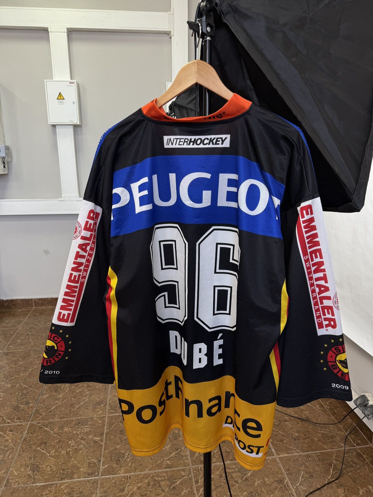 NHL 🇨🇭 2009 SC Bern #96 DUBE Switzerland Hockey Jersey Peugeot Size US L / EU 52-54 / 3 - 2 Thumbnail