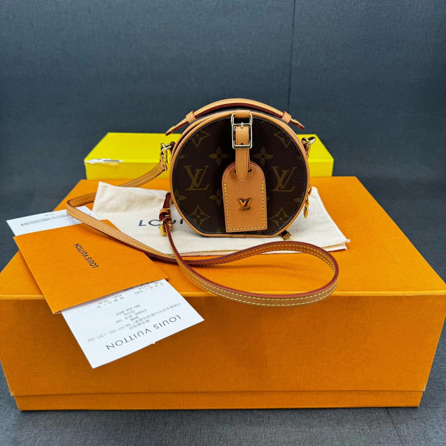 Louis Vuitton LV Monogram Boite Chapeau Mini Hard 2021 Purchased Size ONE SIZE - 1 Thumbnail