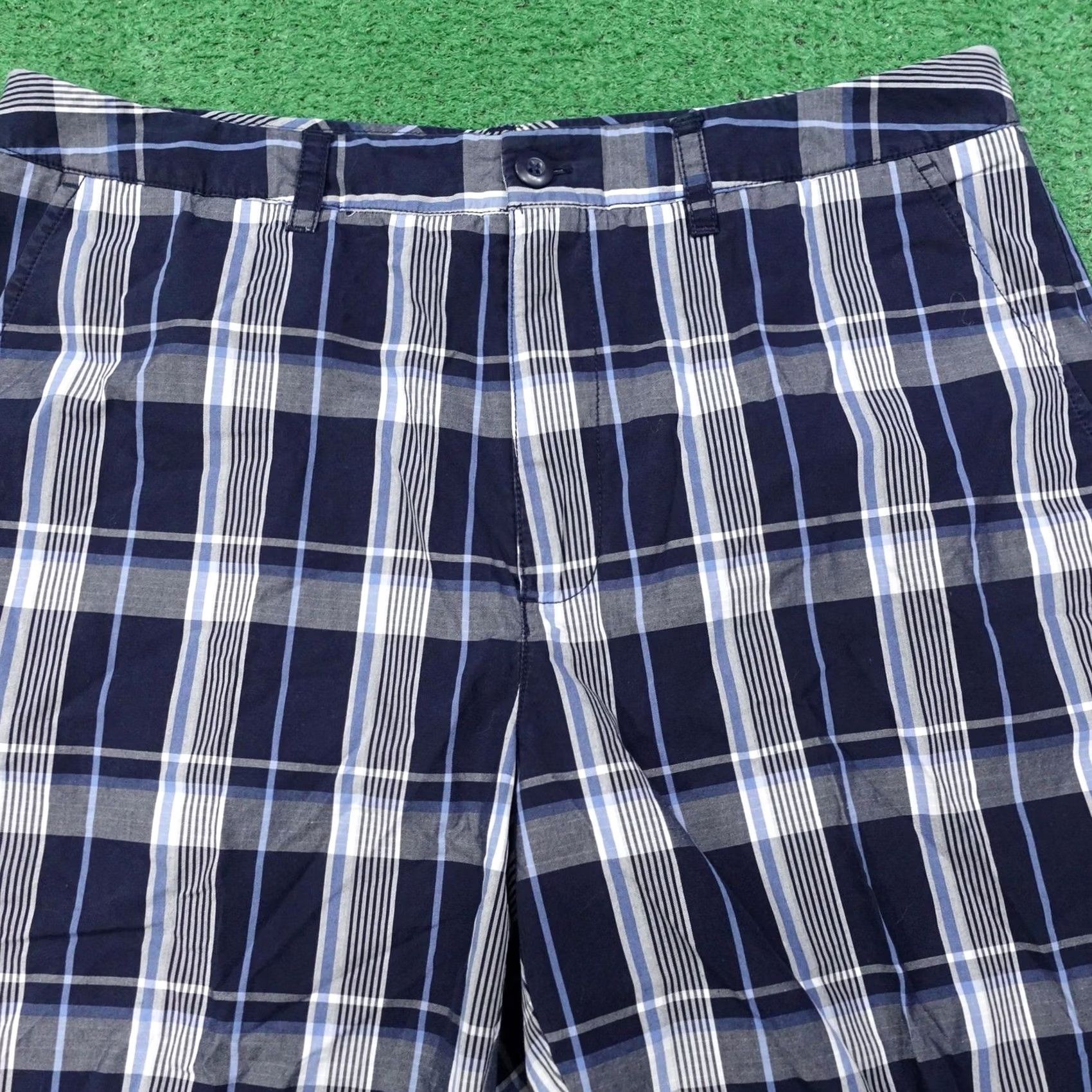 Croft & Barrow Croft & Barrow Bermuda Shorts Mens 36 Blue Plaid Cotton 9 Inseam Pockets Front Flat Front Zip Button Casual Summer Mens Size US 36 / EU 52 - 2 Thumbnail