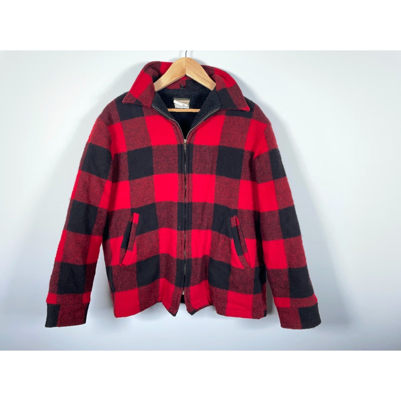 SafTbak VINTAGE SafTbak Wool Sherpa Lined Jacket Mens Large Red Buffalo Plaid Hunting USA Jacket Size US L / EU 52-54 / 3 - 4 Thumbnail