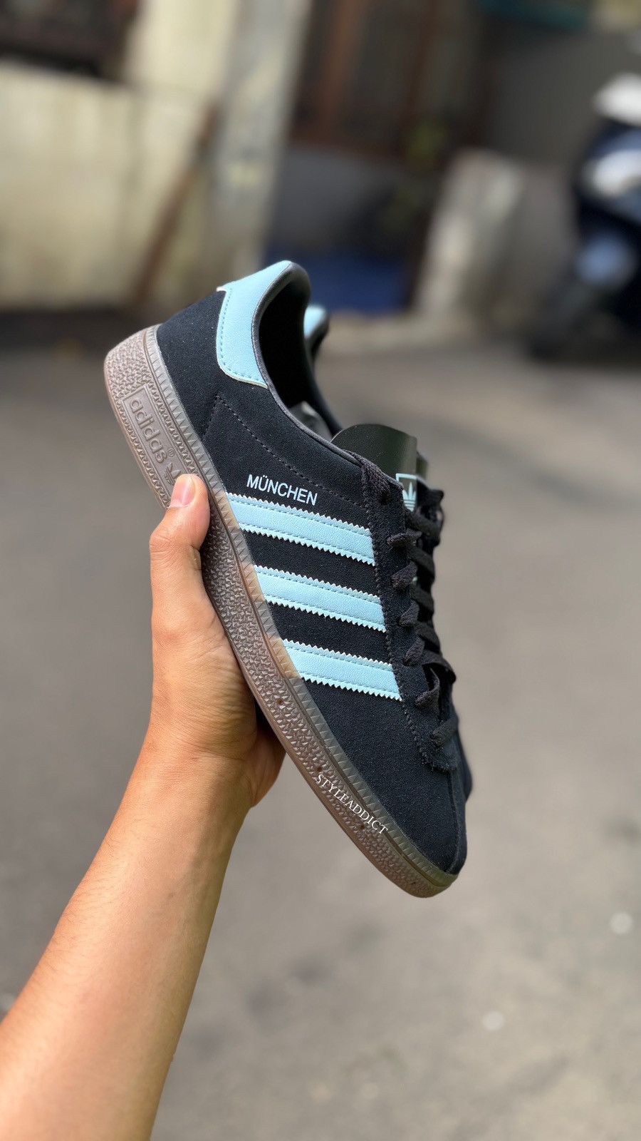 Adidas Adidas Munchen City Series Size US 7.5 / EU 40-41 - 1 Thumbnail