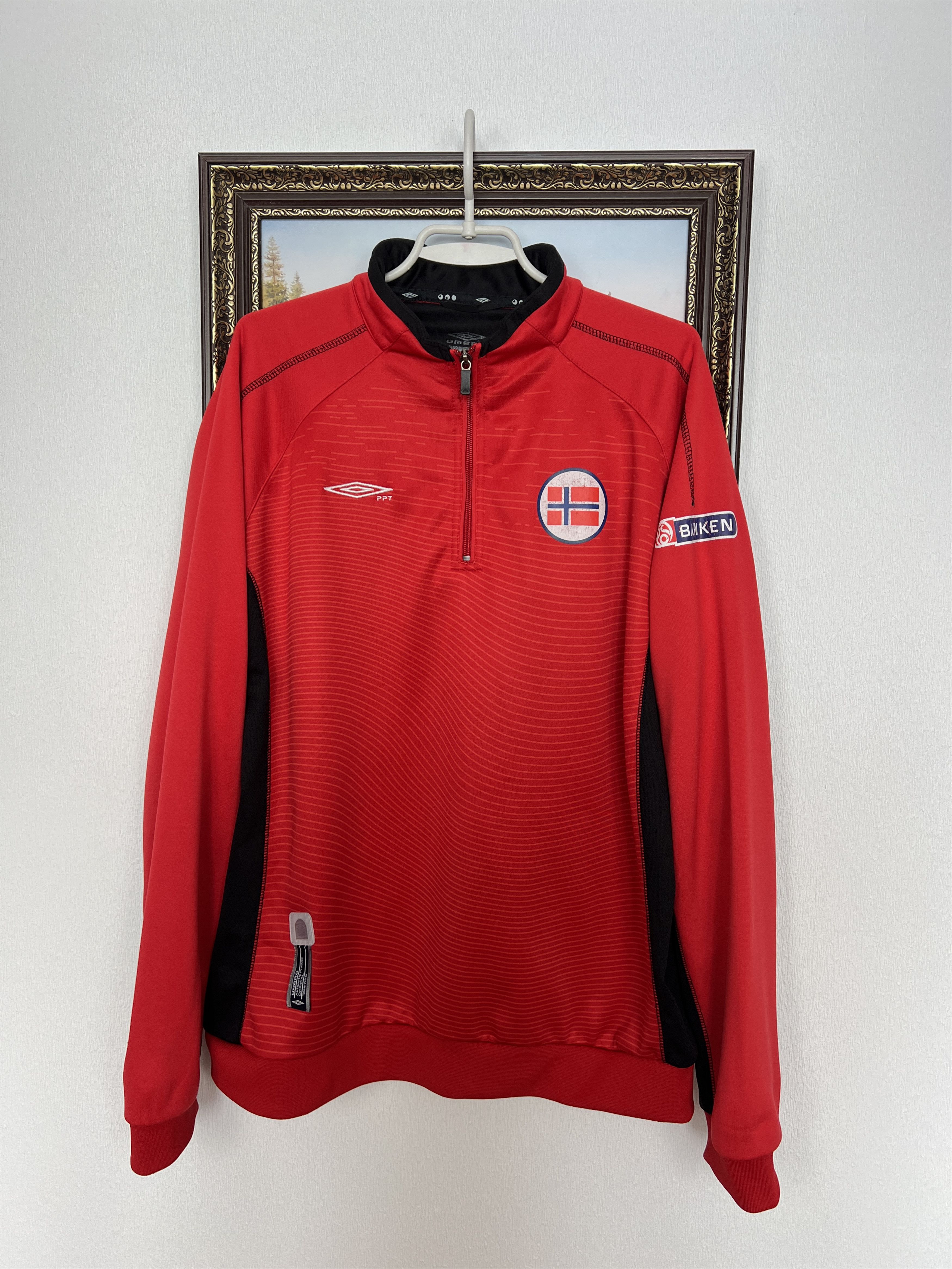 Umbro Vintage Umbro Norway Football Train Sweatshirt Soccer Size US L / EU 52-54 / 3 - 1 Thumbnail