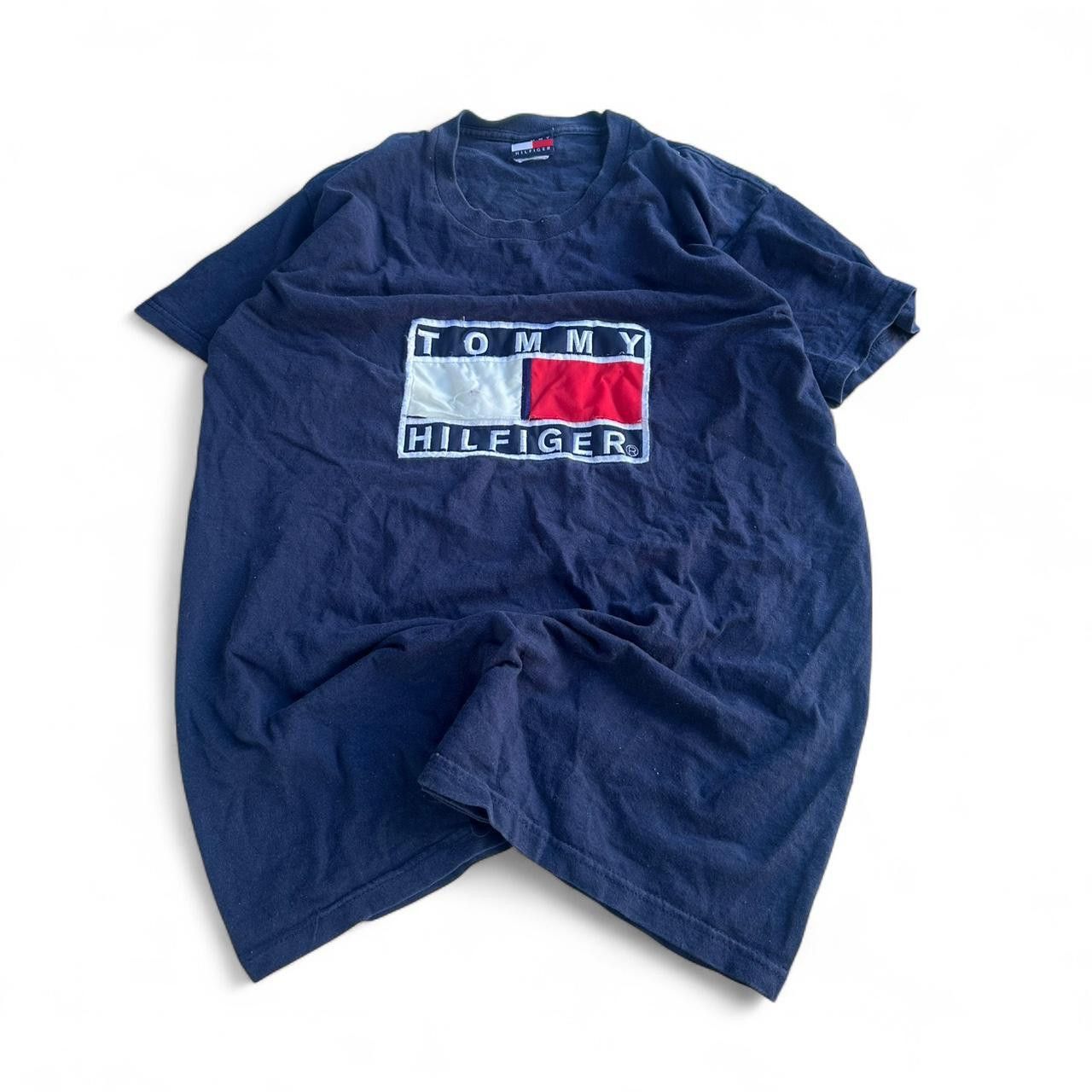 Tommy Hilfiger Vintage 90s Tommy Hilfiger embroidered tee shirt Size US L / EU 52-54 / 3 - 1 Thumbnail
