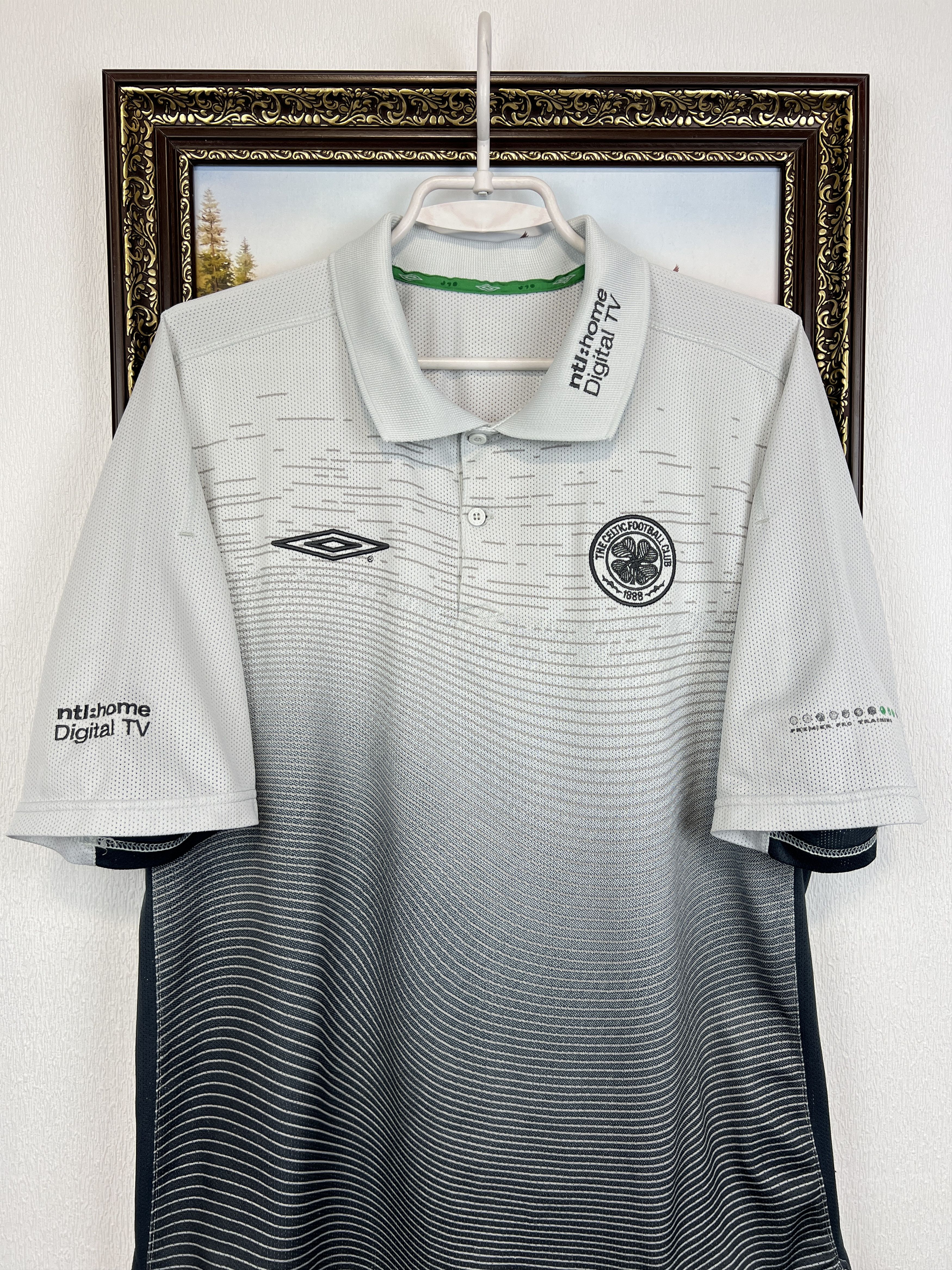 Umbro Vintage Celtic Football Train Polo Soccer Jersey Trikot Size US L / EU 52-54 / 3 - 2 Thumbnail