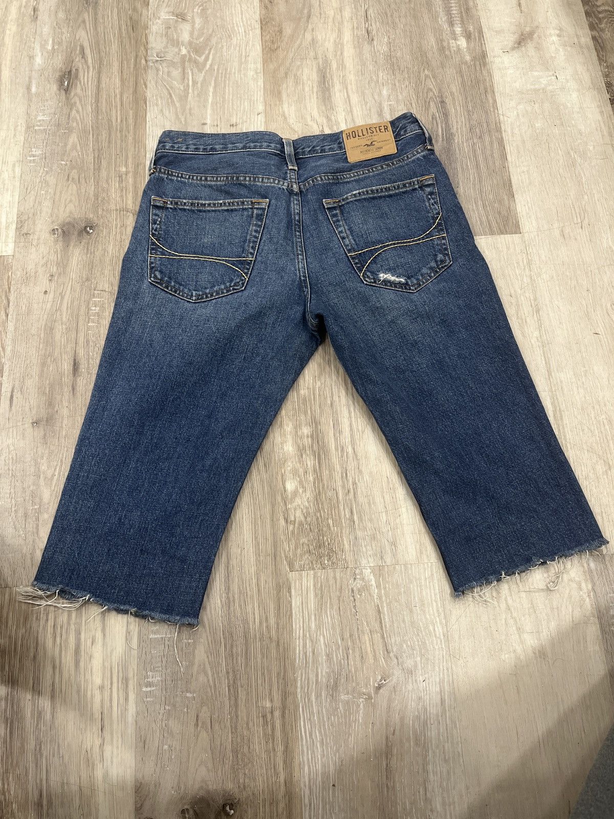 Vintage BLUE DISTRESSED JEAN SHORTS Size US 32 / EU 48 - 1 Thumbnail