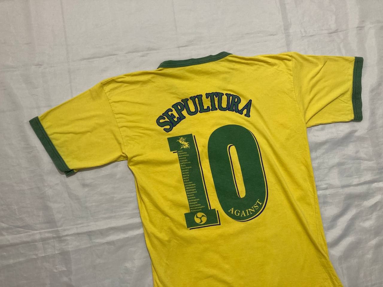 Band Tees Vintage t-shirt Sepultura Brazil 90s metal rock Size US XL / EU 56 / 4 - 5 Thumbnail
