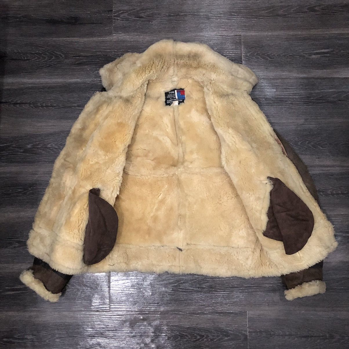 Schott Schott Bros B-3 classic WWII sheepskin leather“bomber”jacket Size US M / EU 48-50 / 2 - 10 Thumbnail