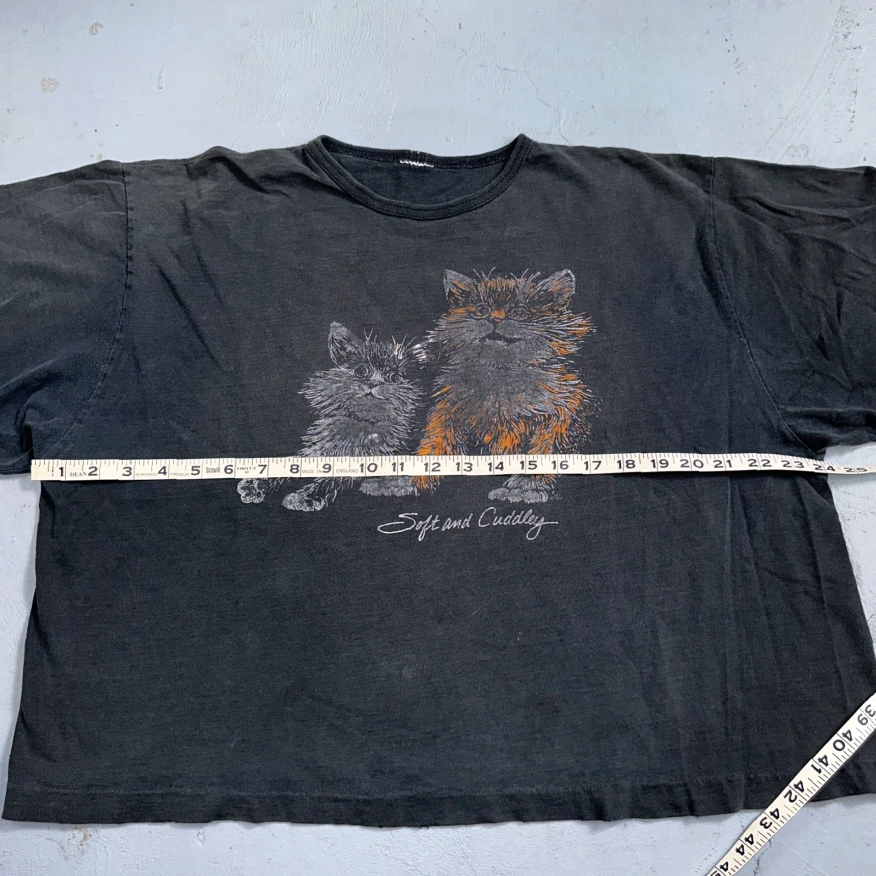 Vintage VINTAGE Cats Soft and Cuddly 1970s Boxy VTG T Shirt 70s Perfect Black Fade Boxy Animals Shirt Mens L Black 70s Vintage Fans Size US L / EU 52-54 / 3 - 6 Thumbnail