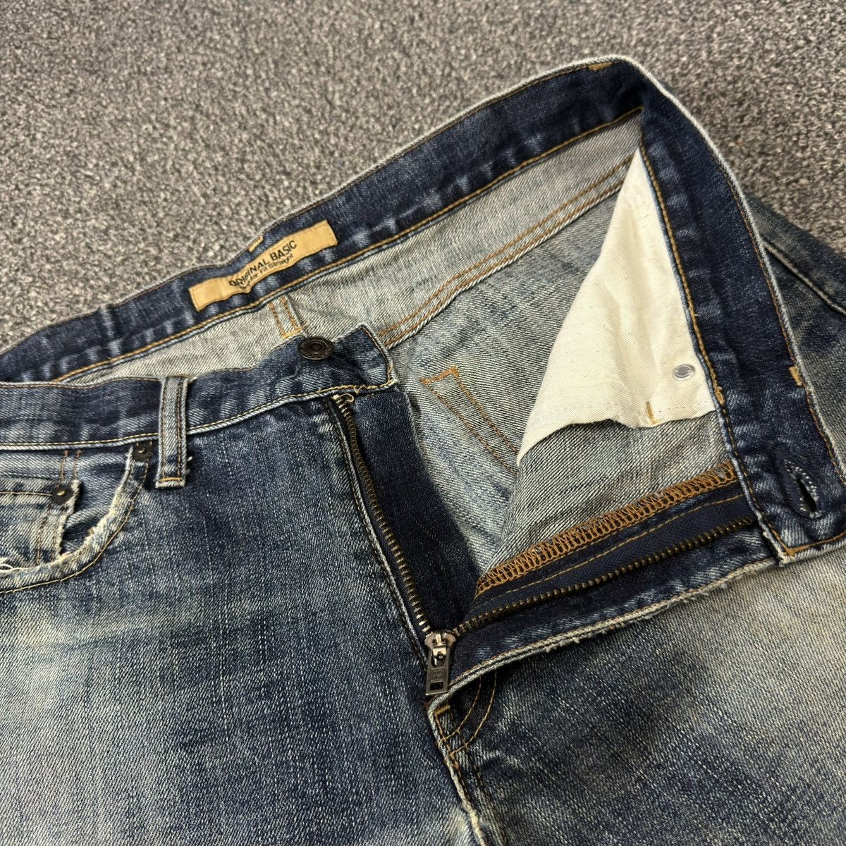 Undercover × Uniqlo 🔥🇯🇵 Vintage Japanese Uniqlo S002 Original Basic Jeans Denim Size US 32 / EU 48 - 12 Thumbnail
