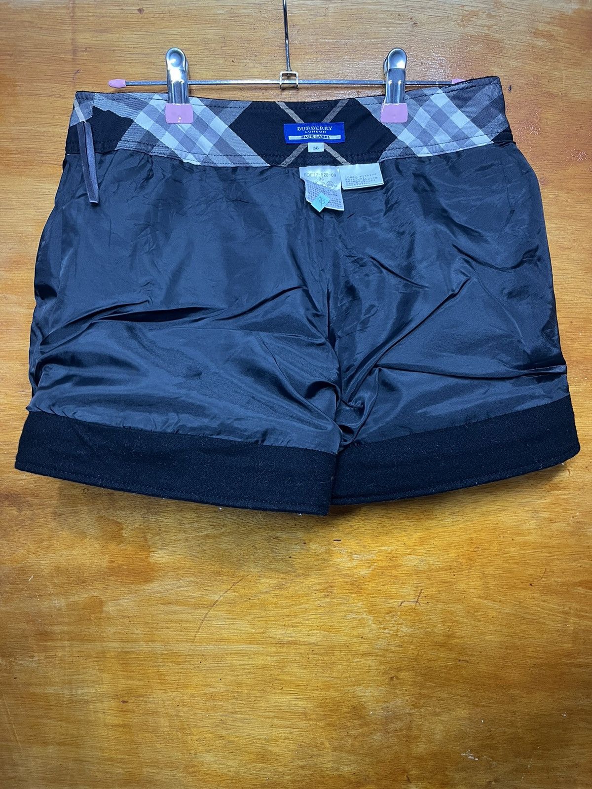 Burberry Authentic Burberry Blue Label Wool Short Pant Size 30" / US 8 / IT 44 - 4 Thumbnail